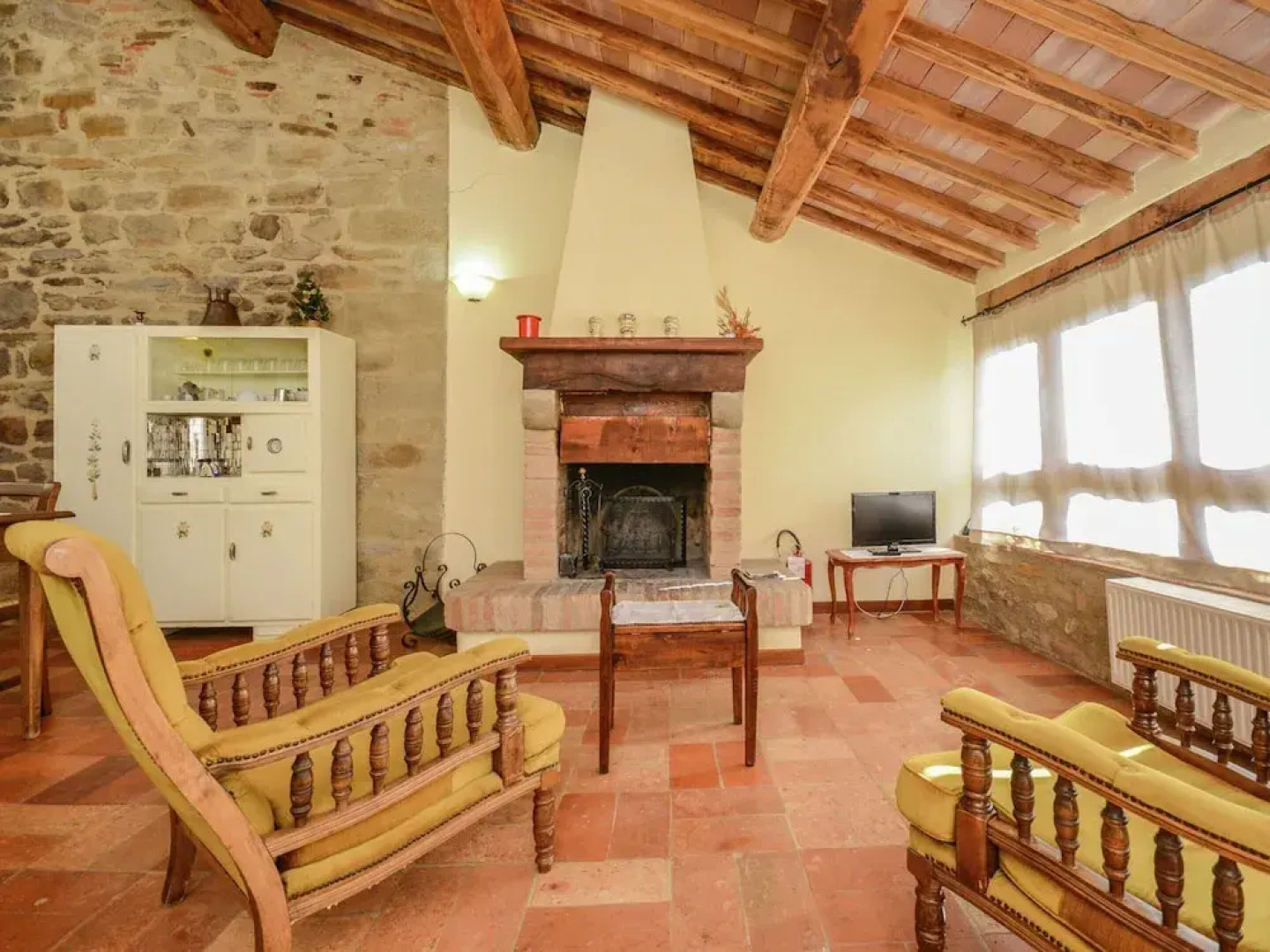 Idyllic Stay With Charm