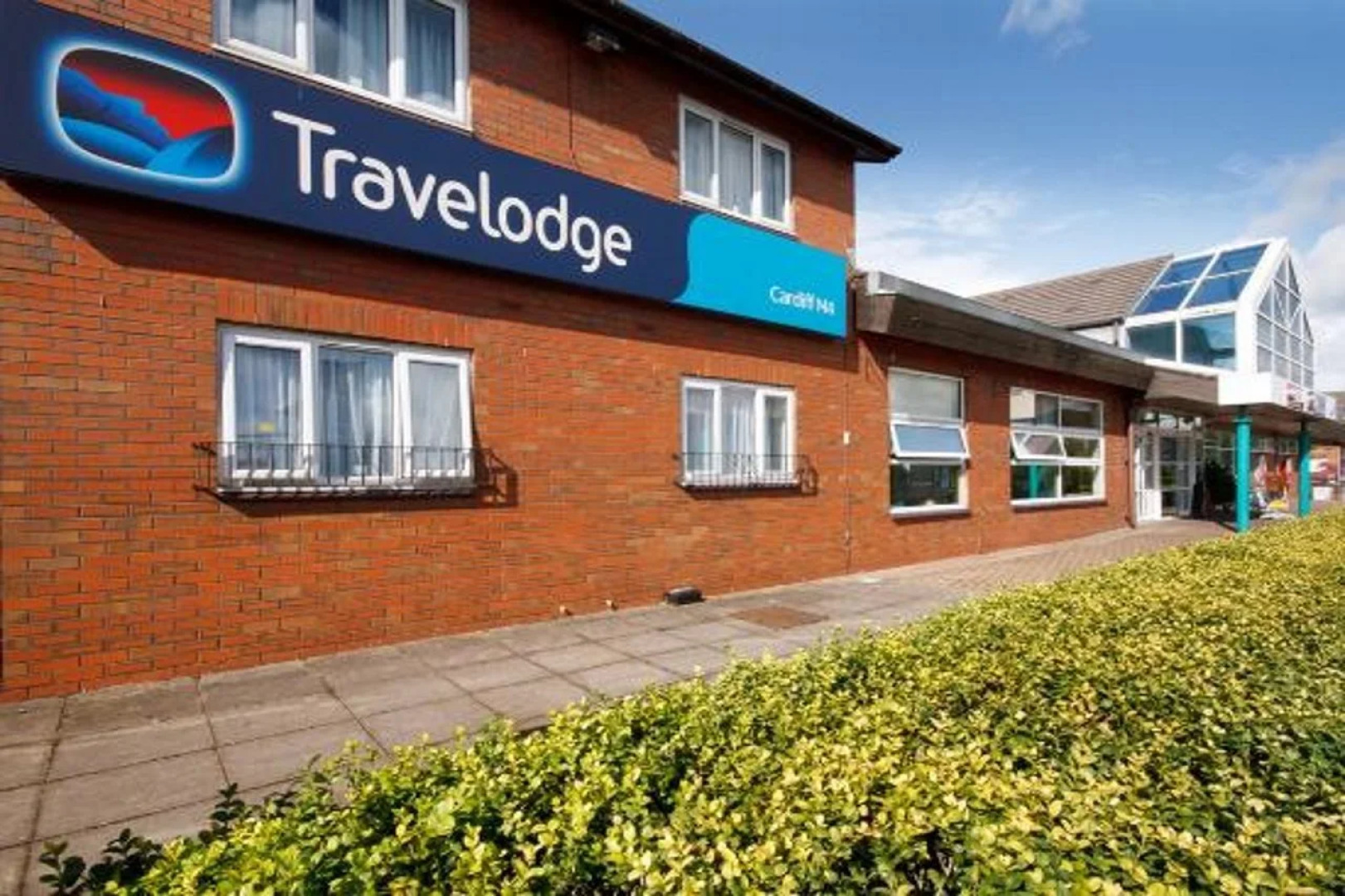 Travelodge Swansea M4