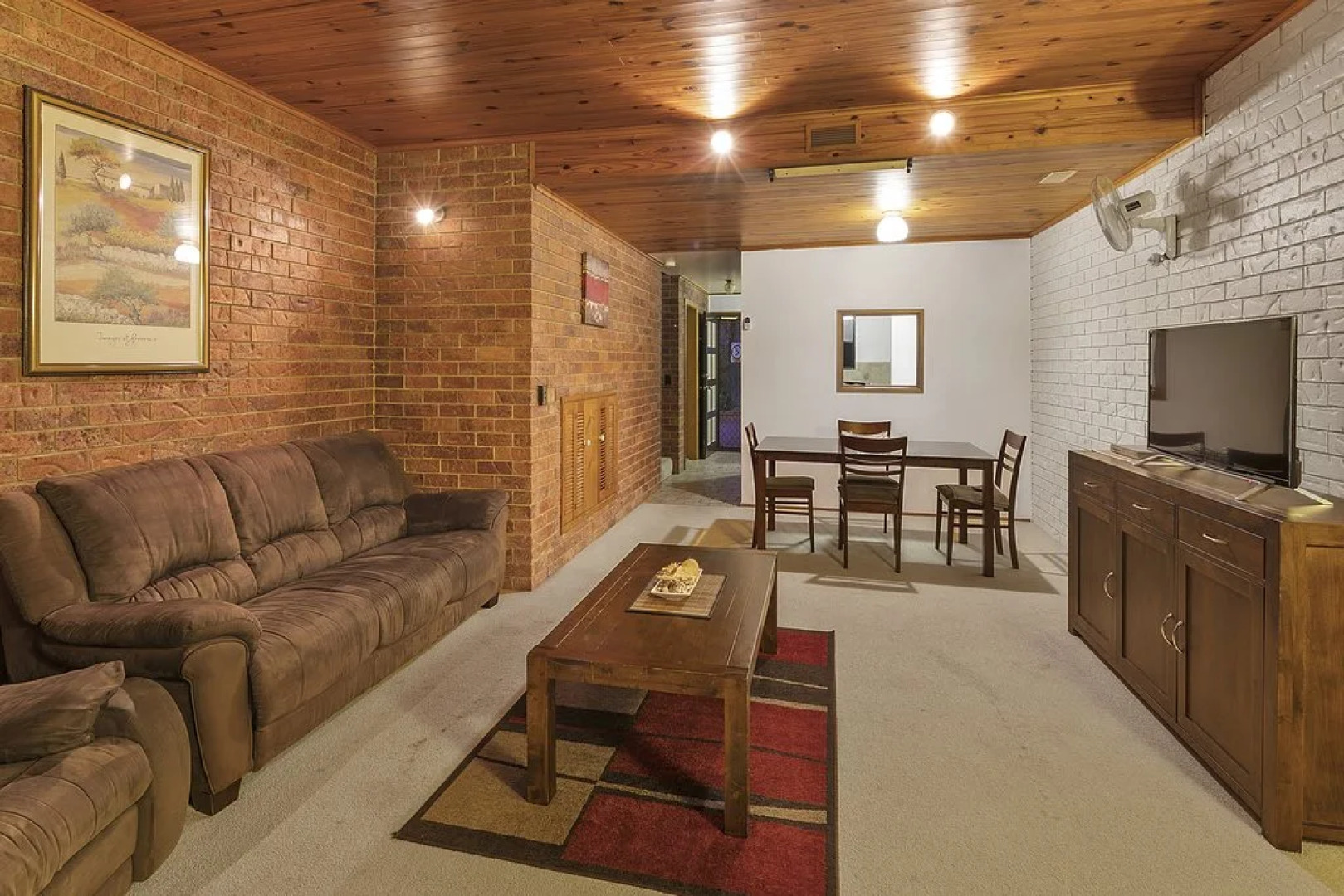 Cleveland Visitor Villas Motel