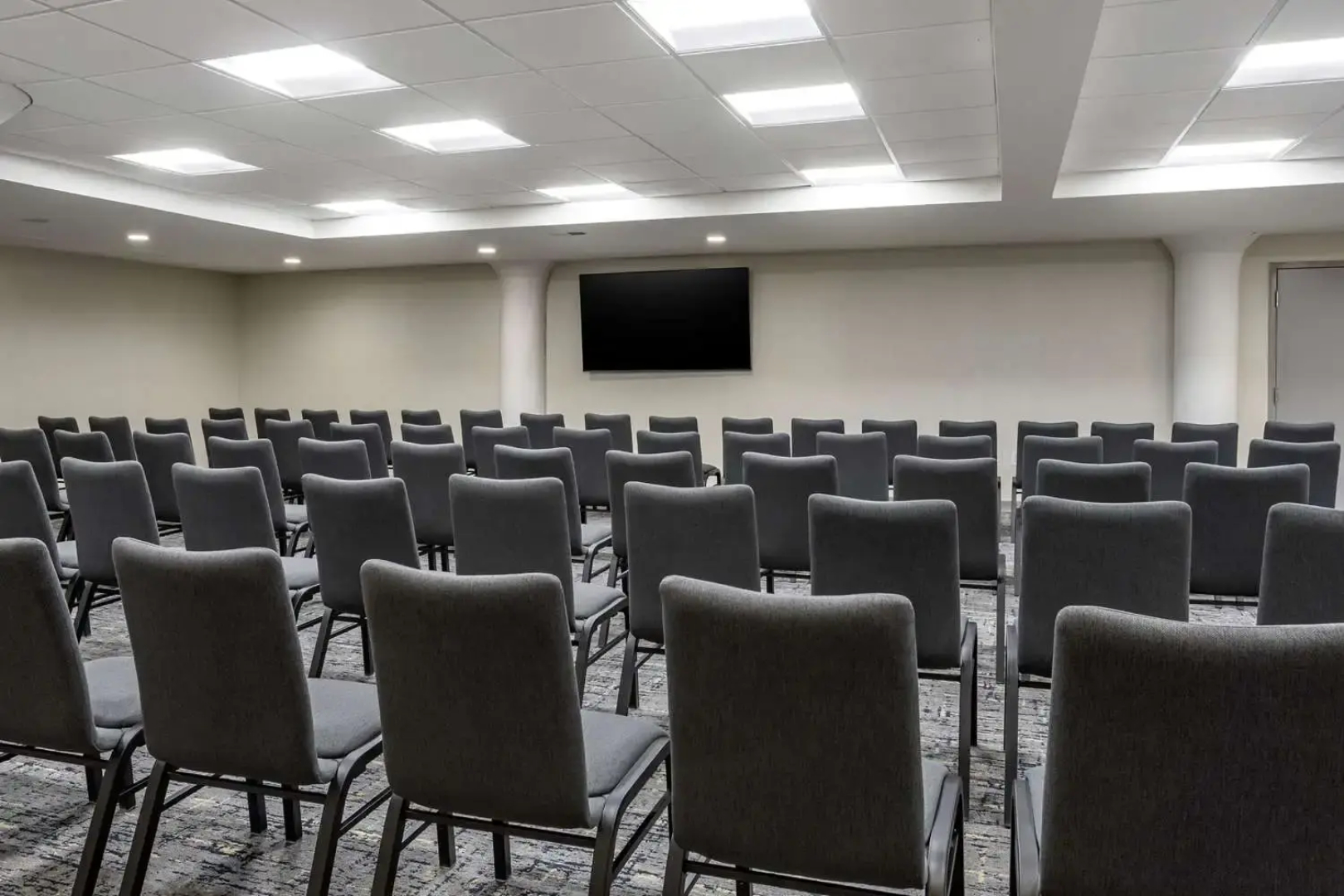 Comfort Inn & Suites Newark Liberty International Airport