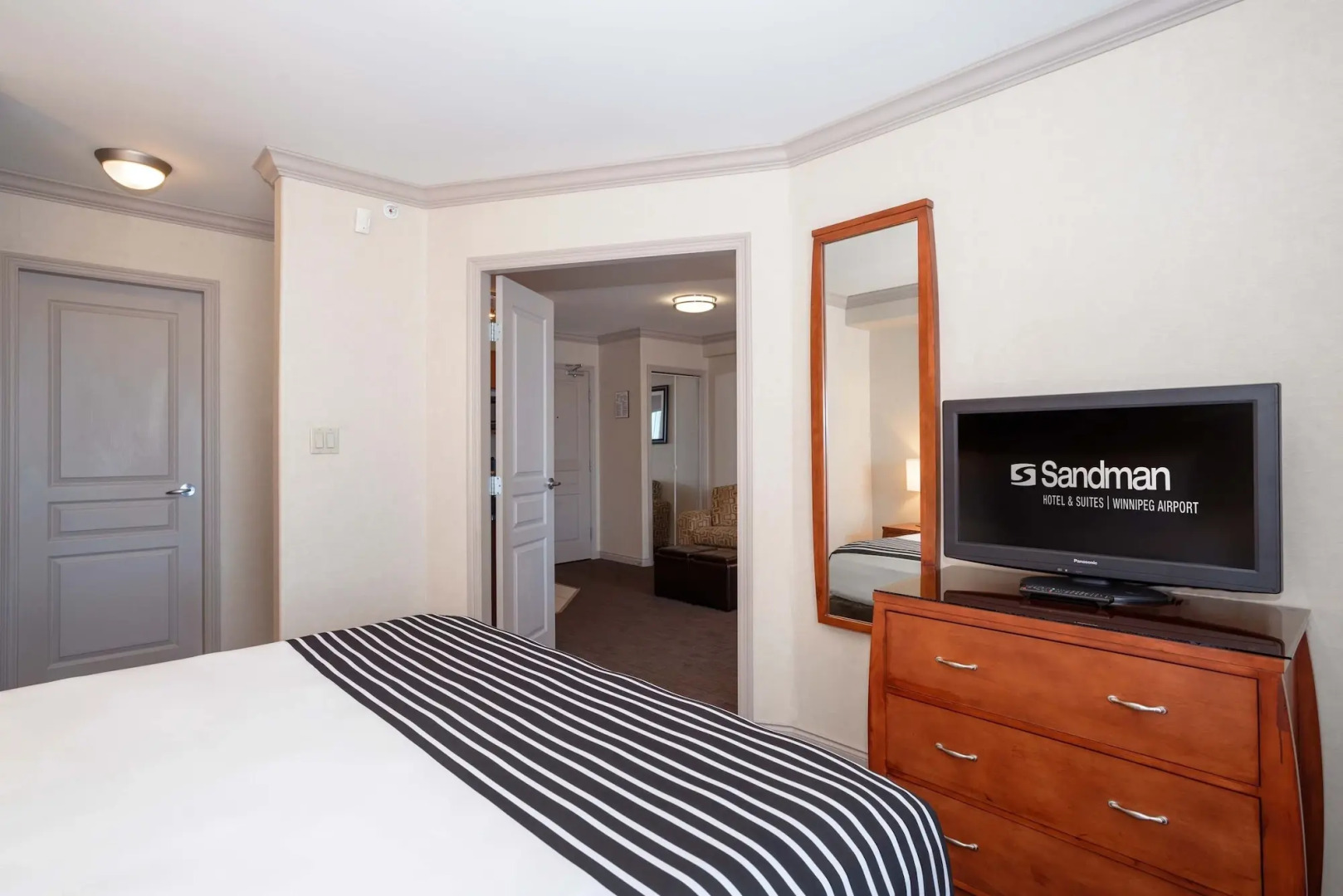 Sandman Hotel & Suites Winnipeg Airport
