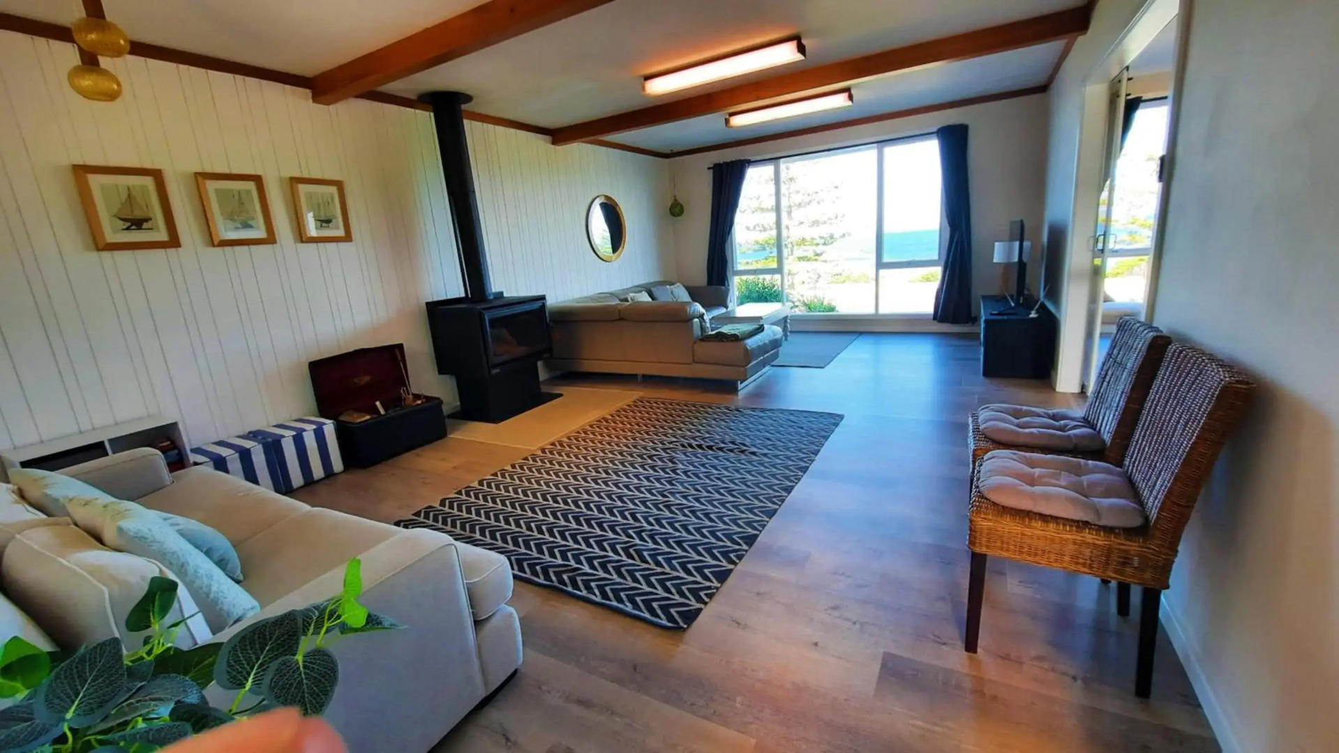 Captains on-the-seafront - 4 br stunning sea views