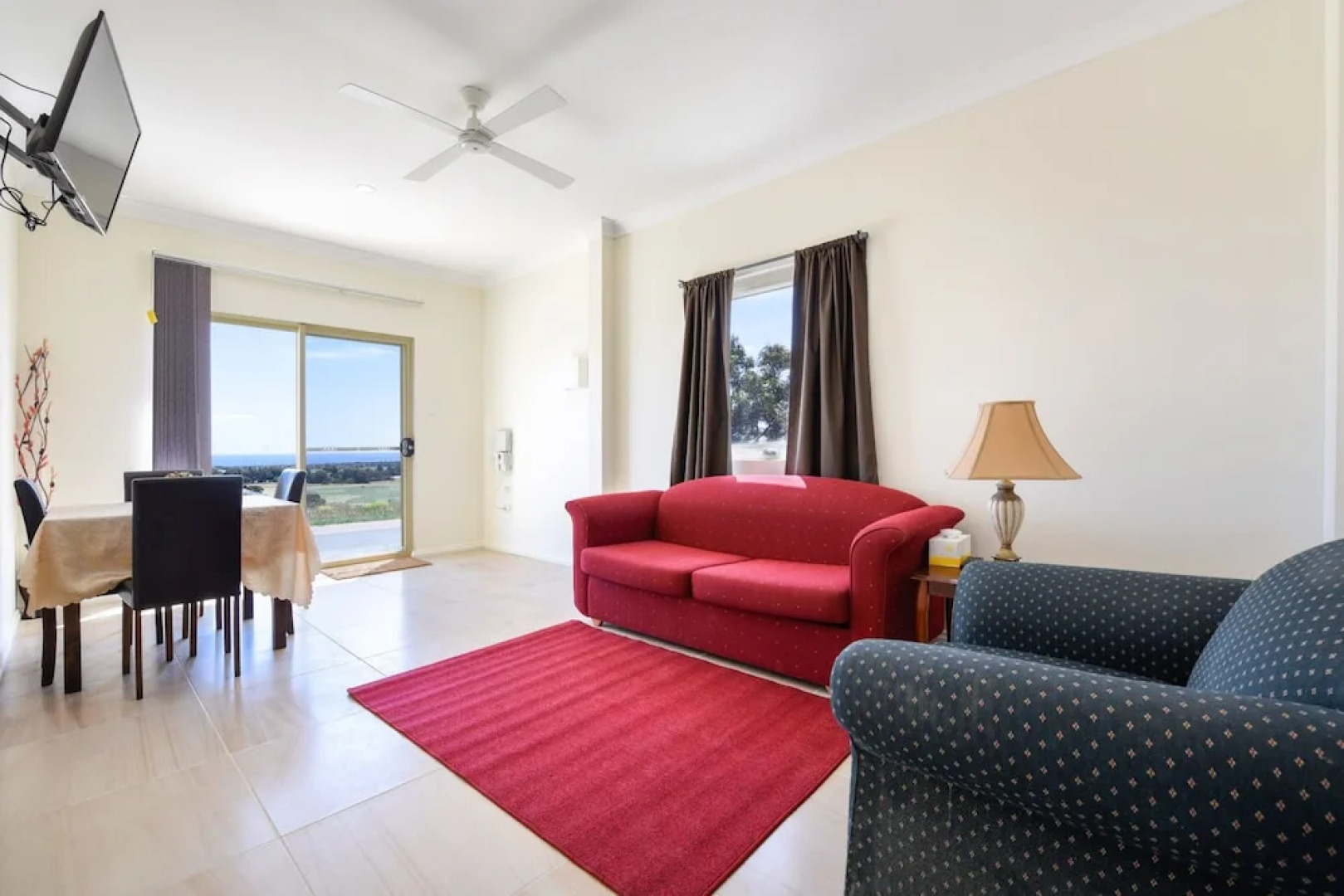 The Oasis - 6 Turnberry Drive, Links Lady Bay