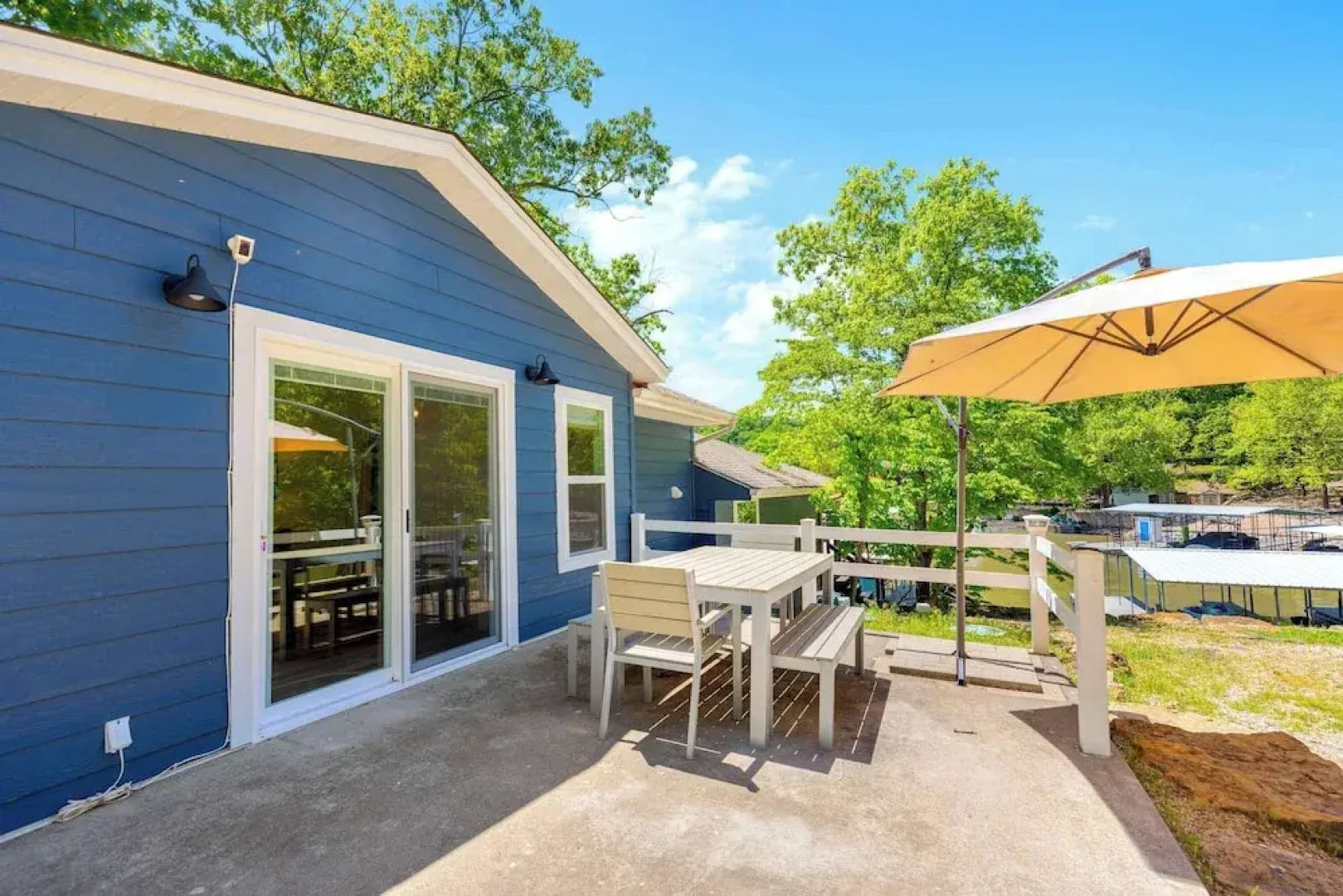 Little Bearcat Bungalow Stay on Ozark Waterfront
