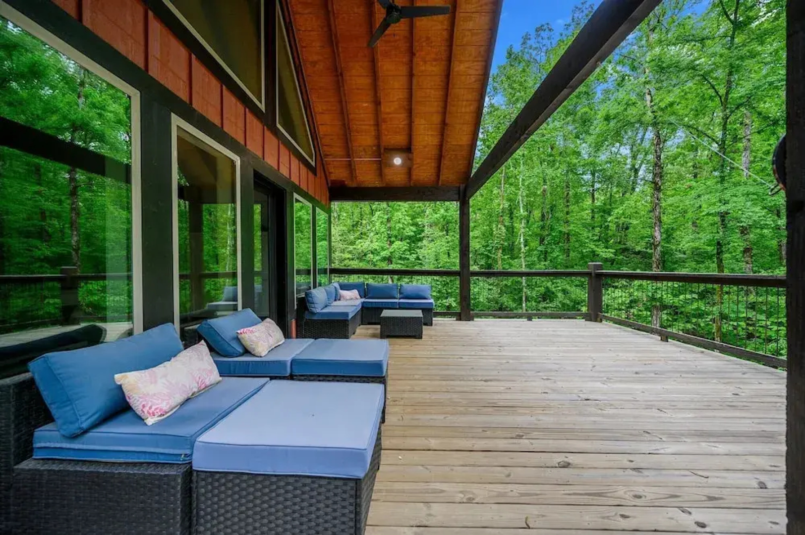 Stardust Hollow Cabin for 14