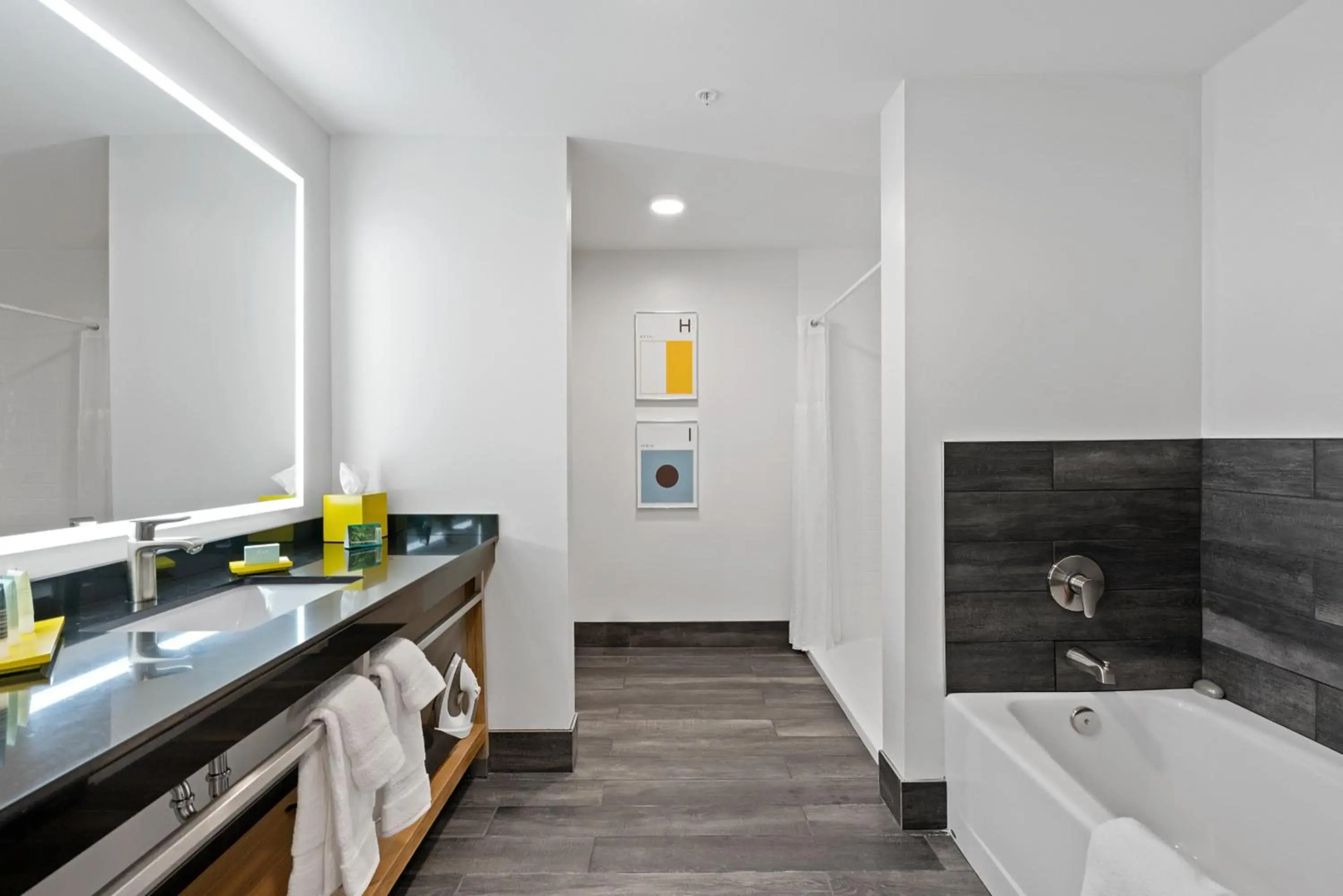 Hotel Indigo Everett - Waterfront Place by IHG