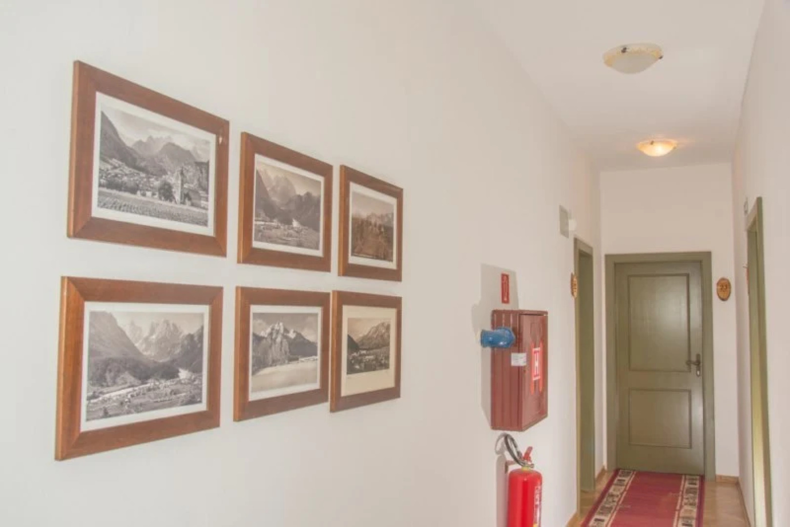 Berghi Hotel and Apartments