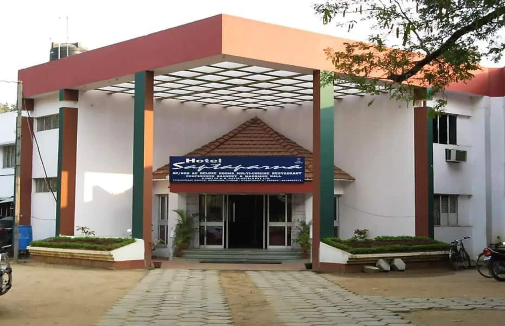 Hotel Saptaparna