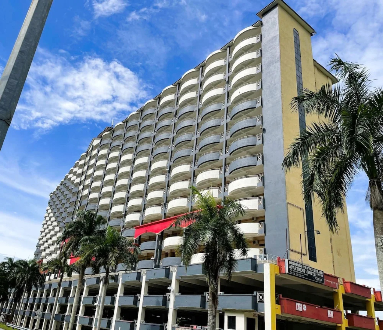 Dindings Pantai Desair Apartment By DPD