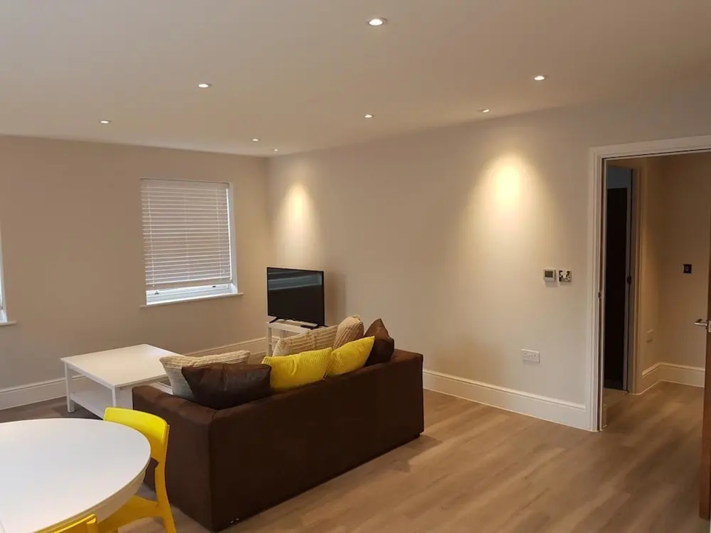 Icon Crownleigh 3 With Free Wifi