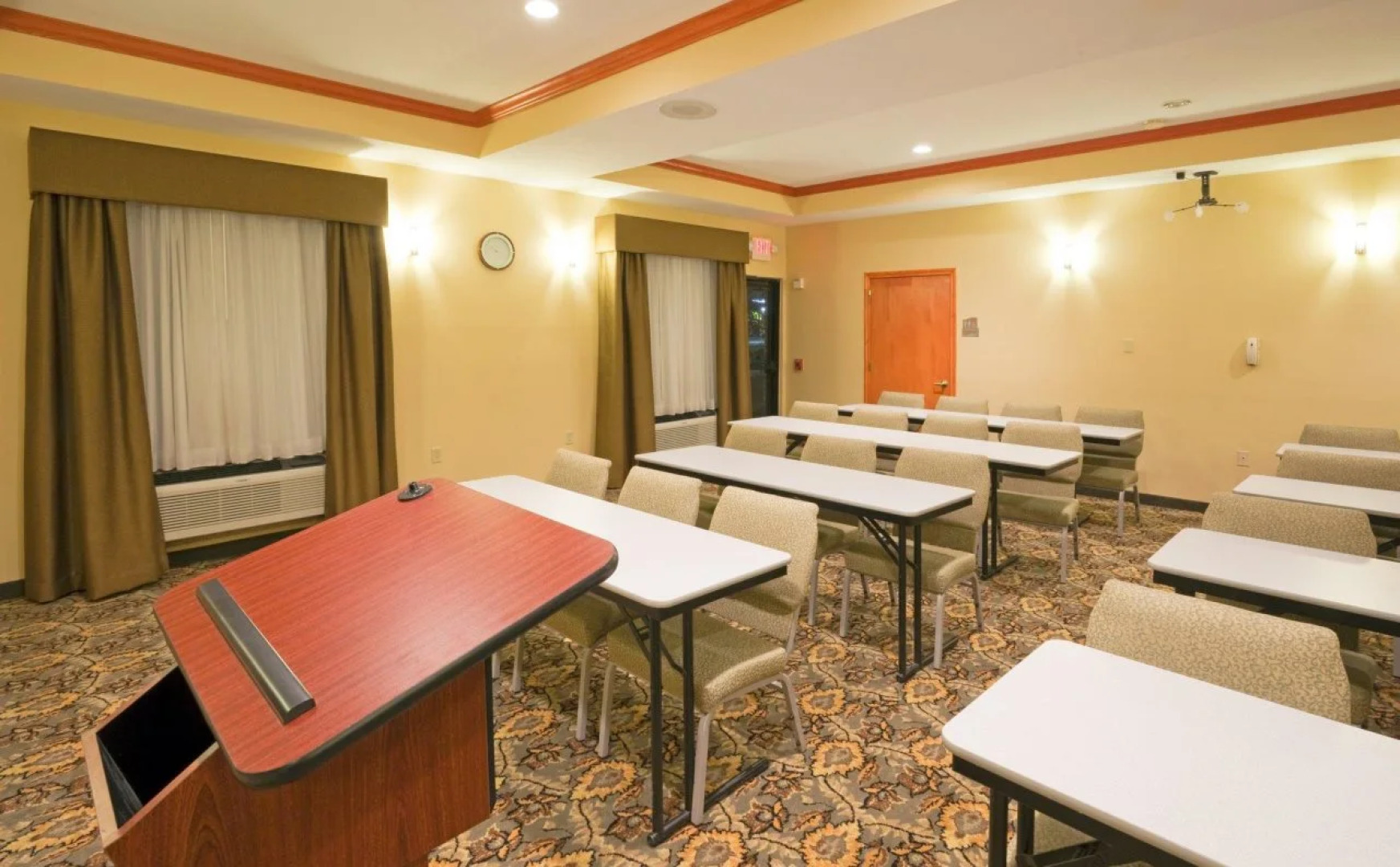 Holiday Inn Express Hotel & Suites Fairfield - North by IHG