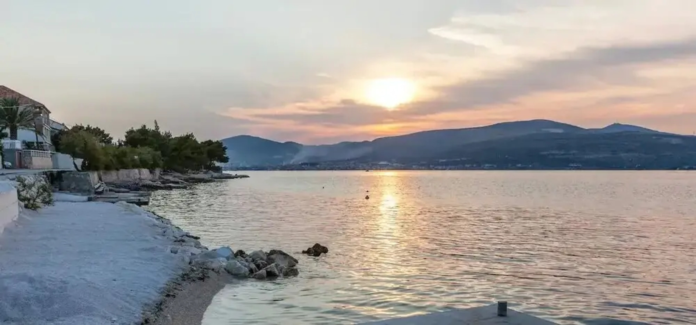 Luxury Villa ARIA Seafront for 21 people