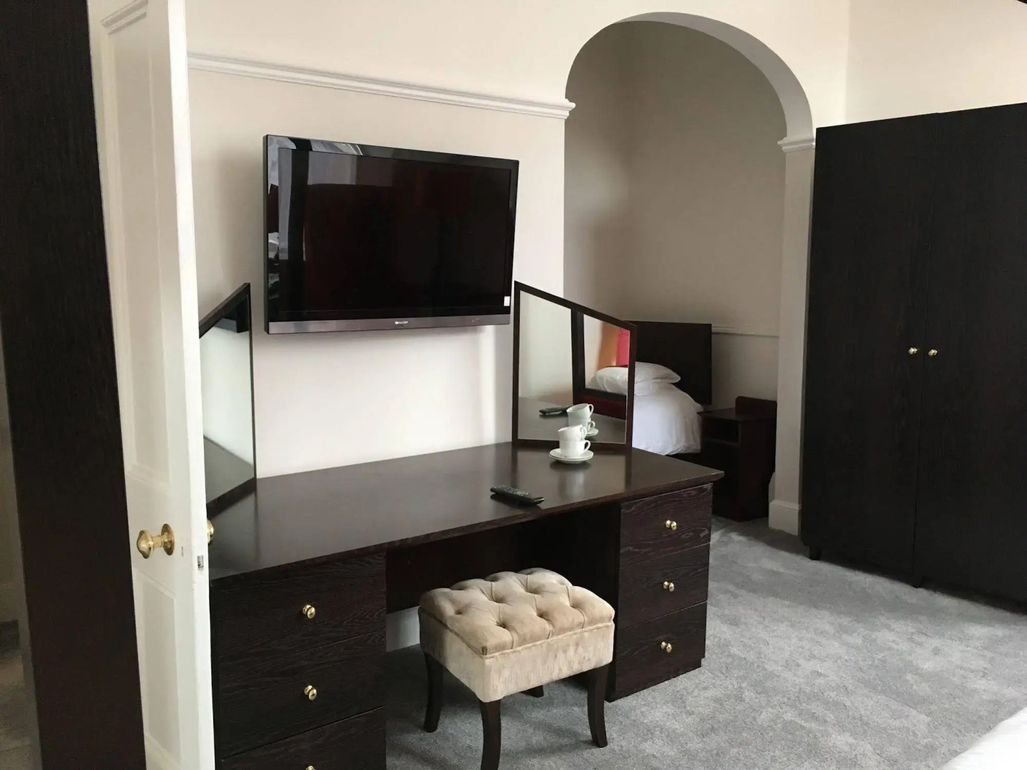 Invernairne Guest House