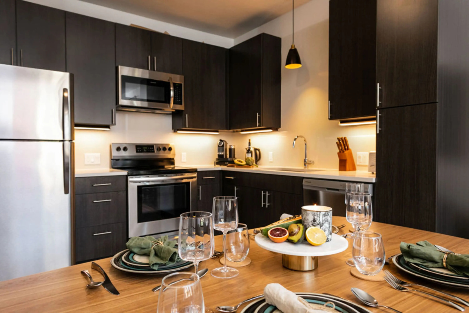 HOLT - Modern, Newly Renovated 2BR in Willits Town Center