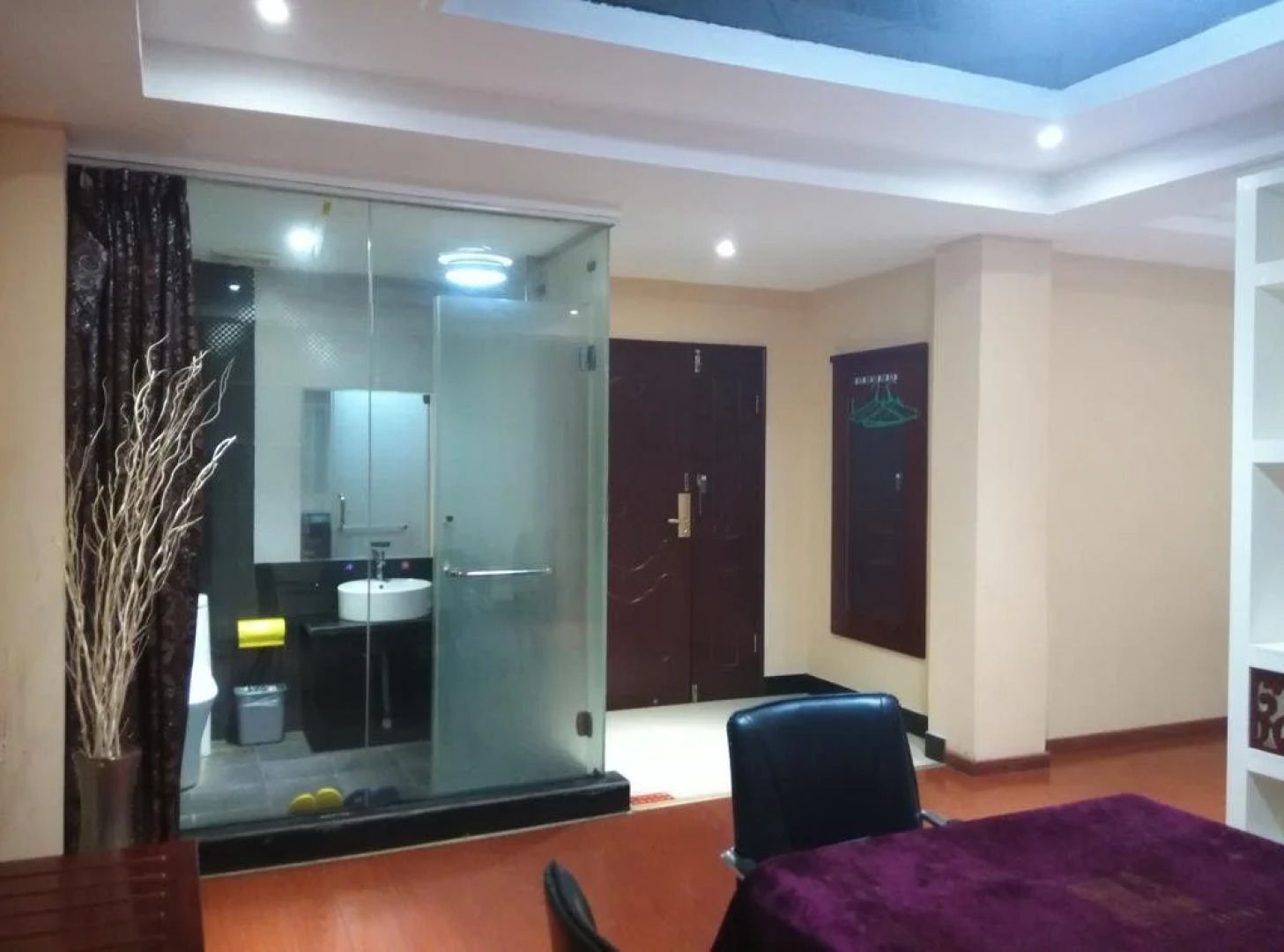 Wannian The Pine Greeting Guests Boutique Hotel