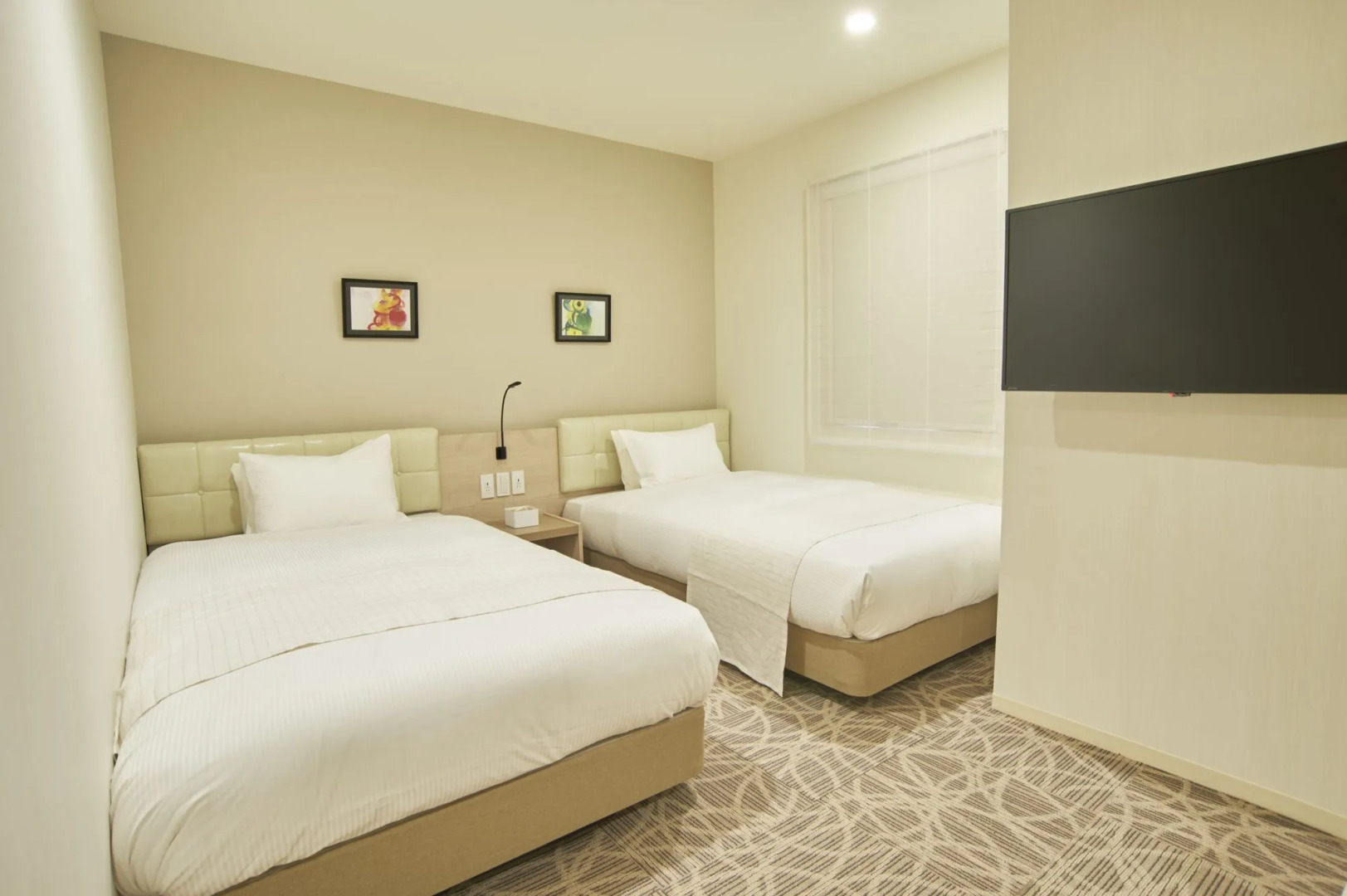 Quintessa Hotel Tokyo Haneda Comic & Books