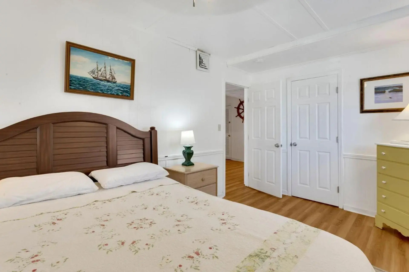 4122 - Blue White Haven