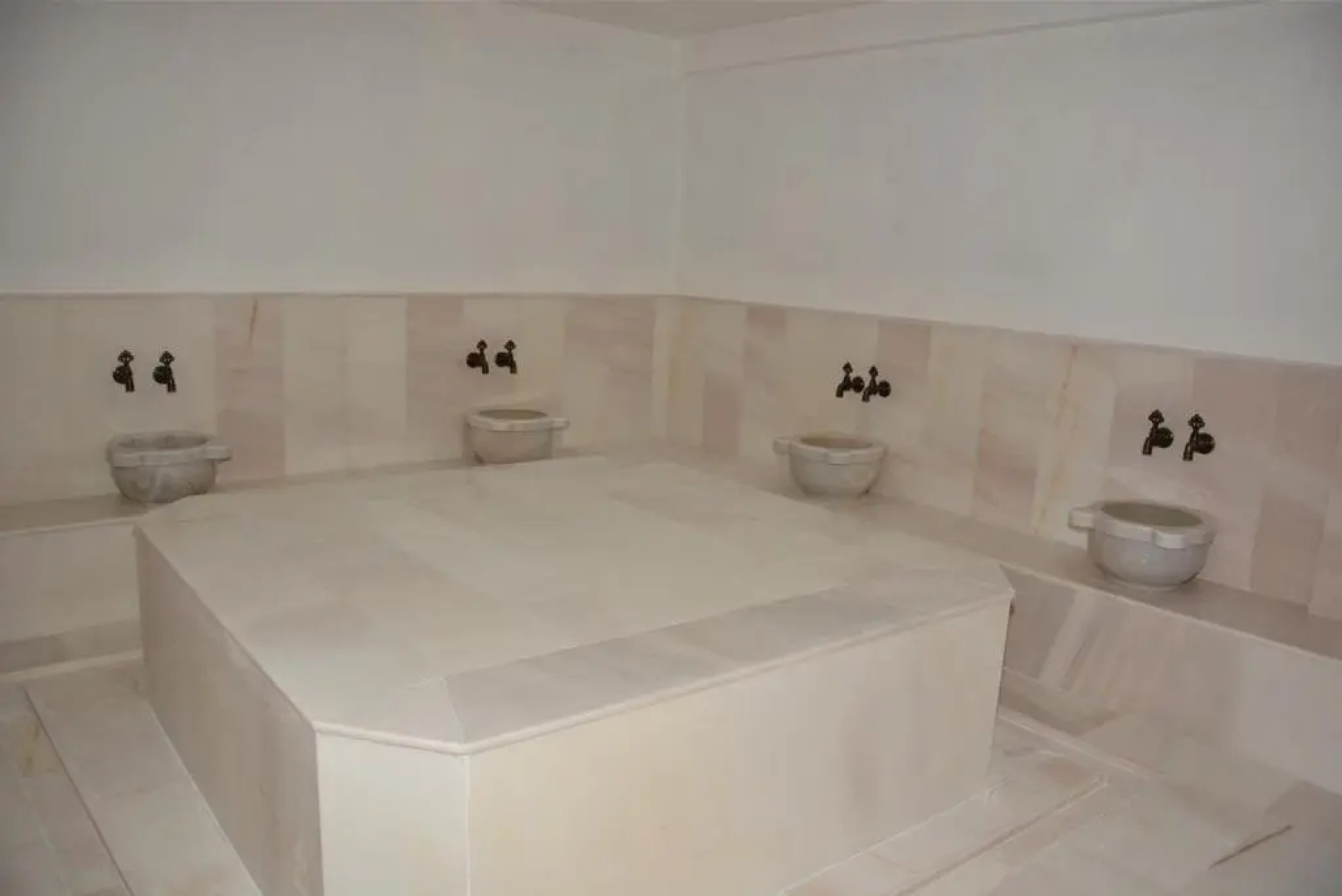 Ahsaray Otel