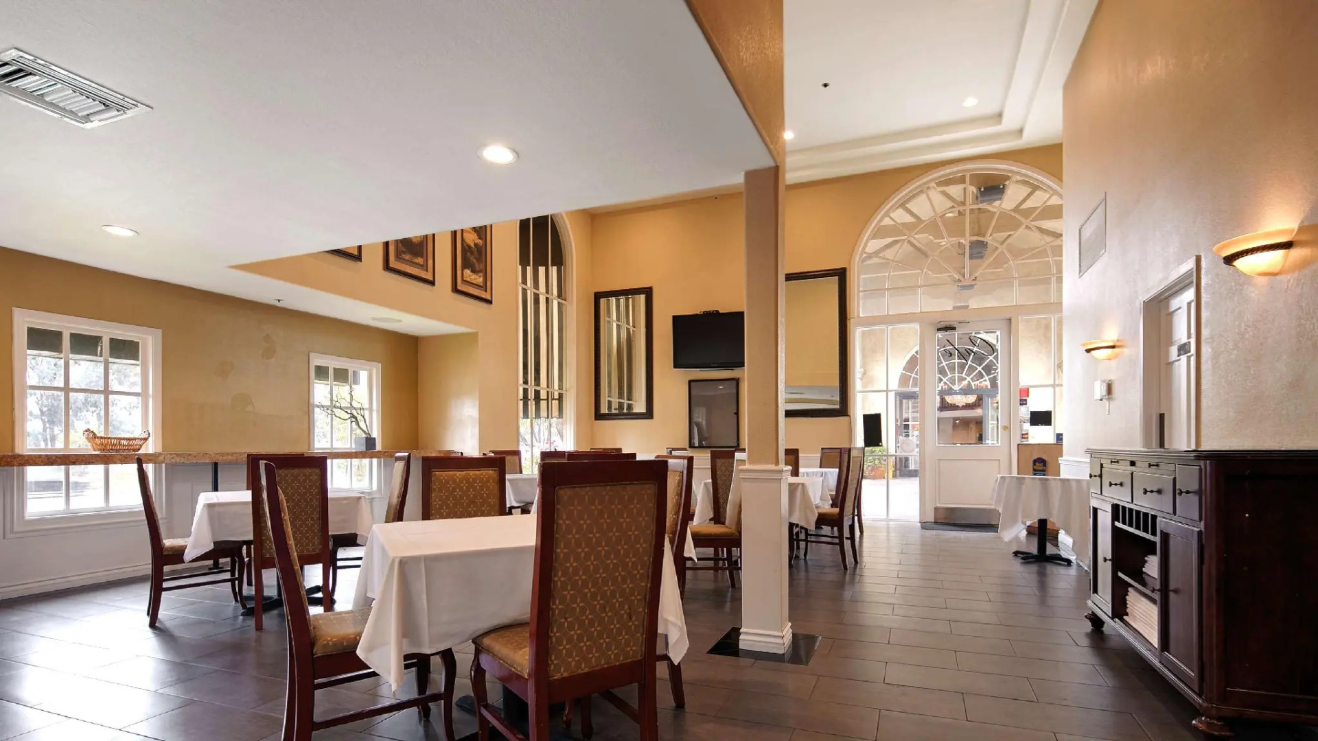 Best Western Plus Newport Mesa Inn