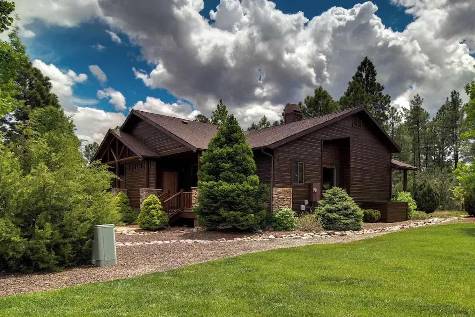 Fireside Comfort & Family Fun: Wooded Show Low Gem