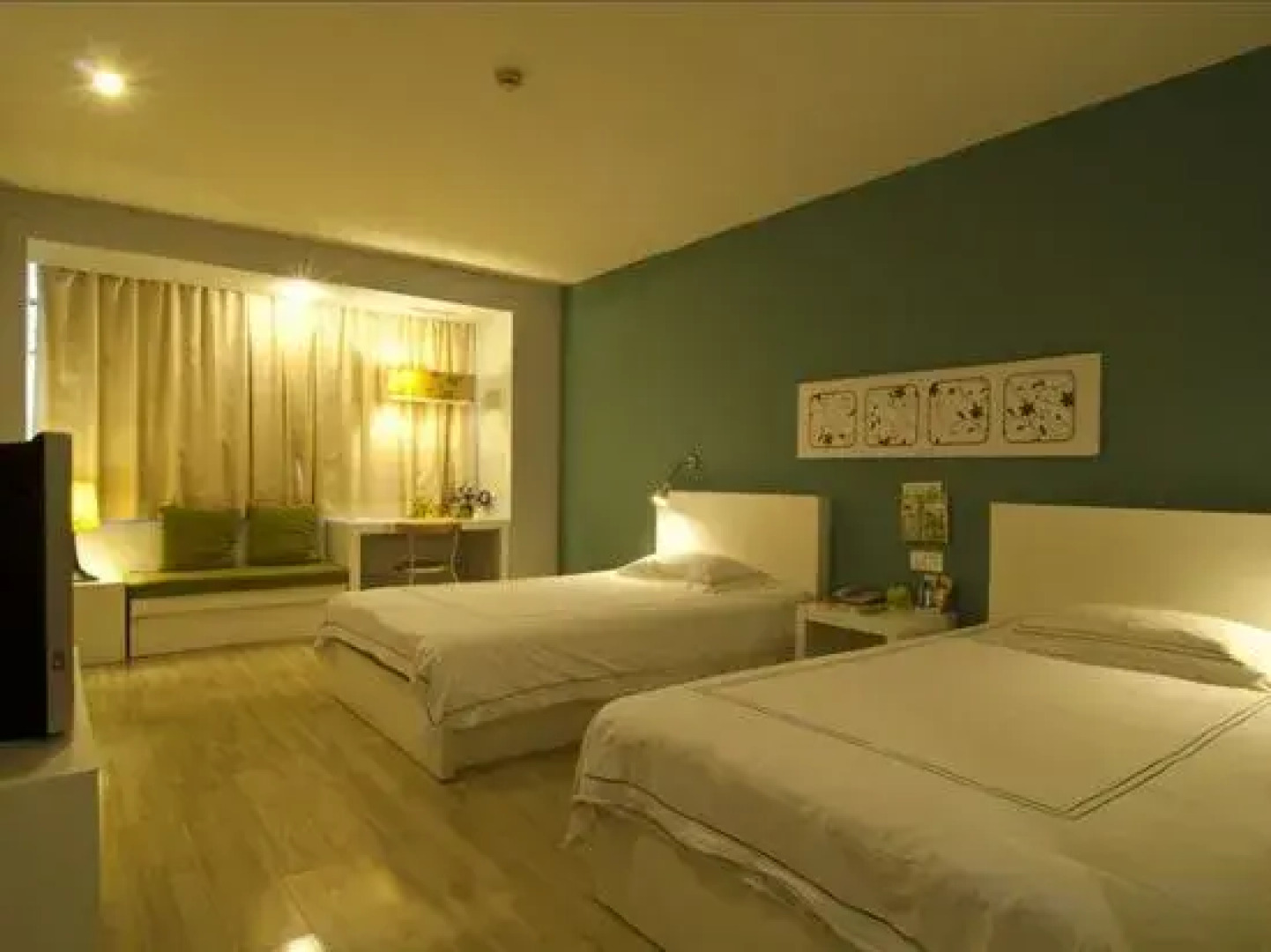 Today Inns (Shaoyang Hongqi Road)