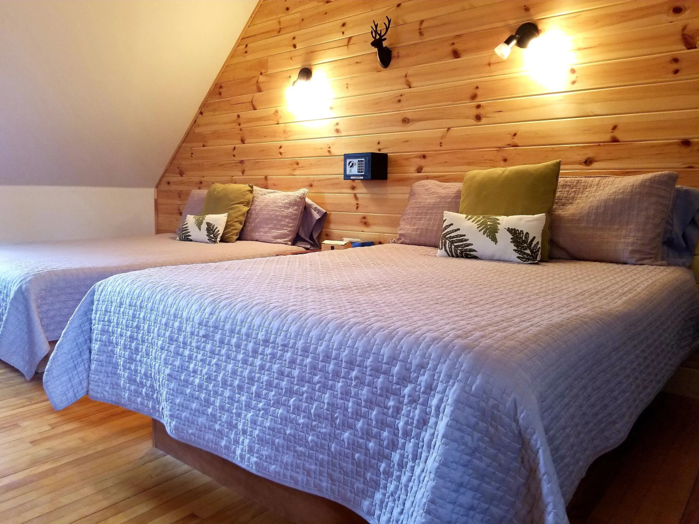 Auberge Le P'tit Bonheur - Hostel