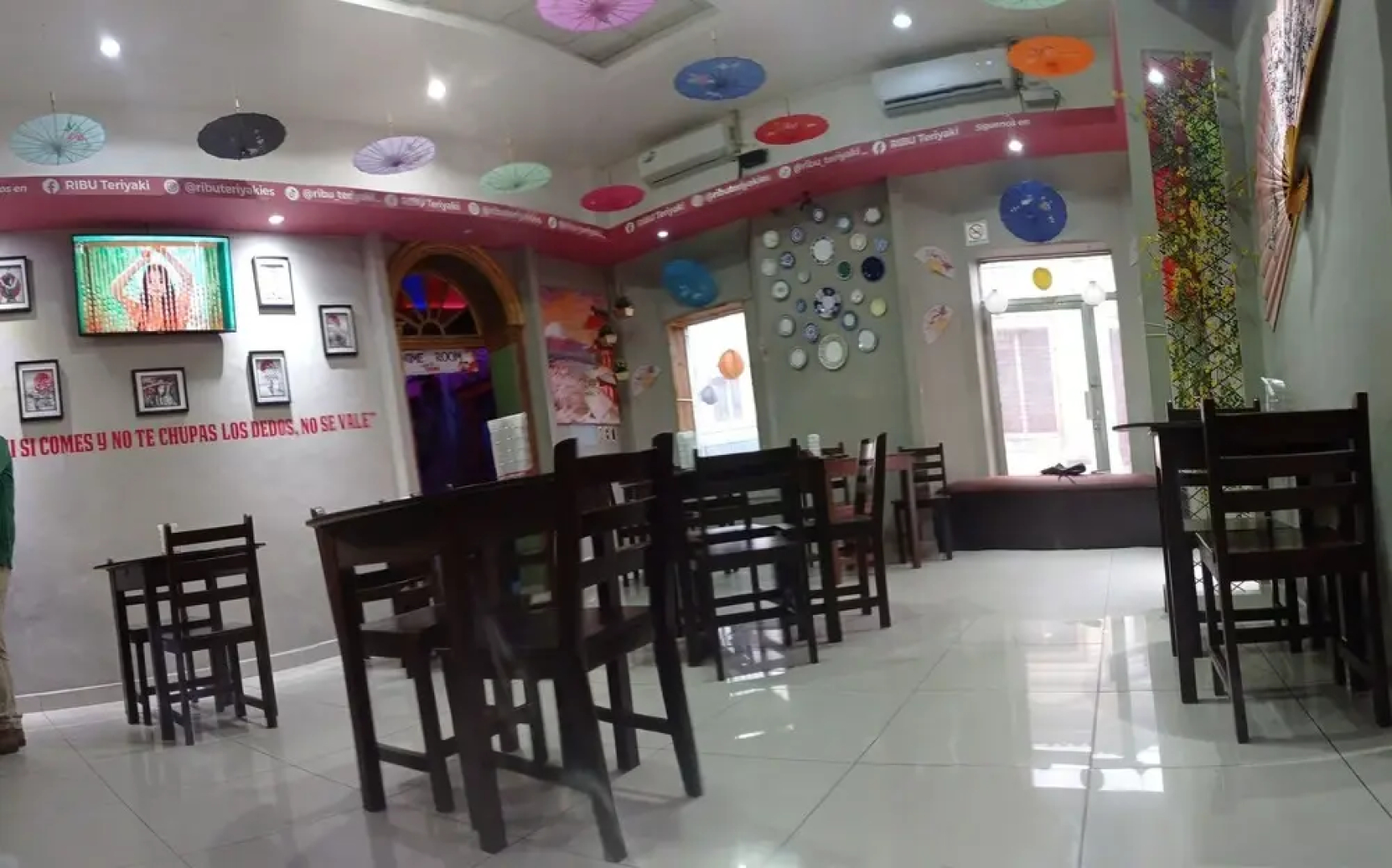 Del Tingo Al Tango Hostal