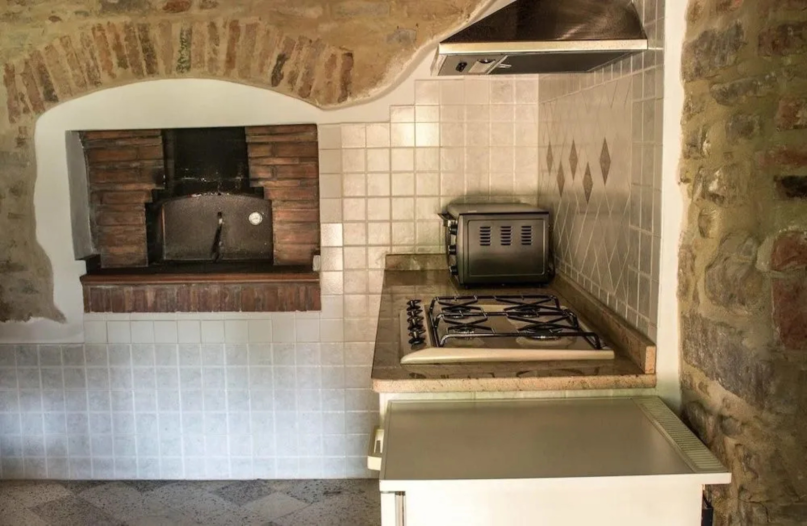 Casale storico nella campagna cilentana