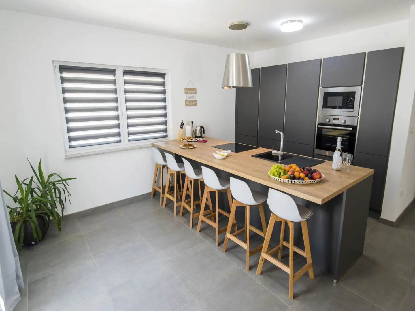 Beautiful villa with private swimming pool, nice covered terrace, play area, BBQ