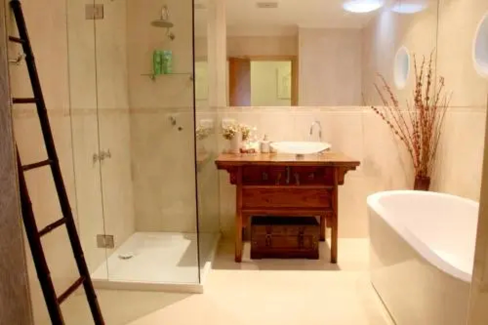 Beachside Entertainer