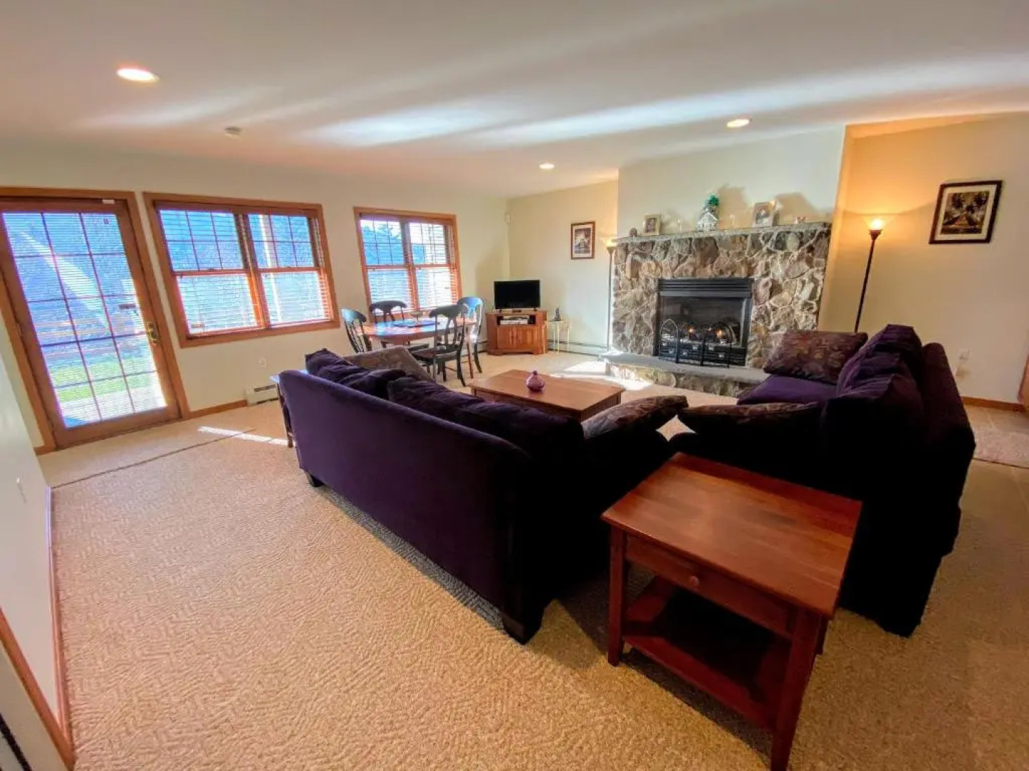 H5 Luxurious Stonehill Townhome With Magnificent ski Slopes View hot tub