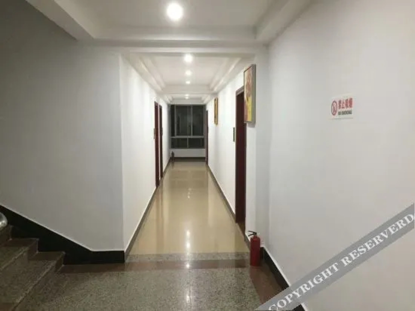 Longxing Business Hotel (Yangchun Railway Station Branch)