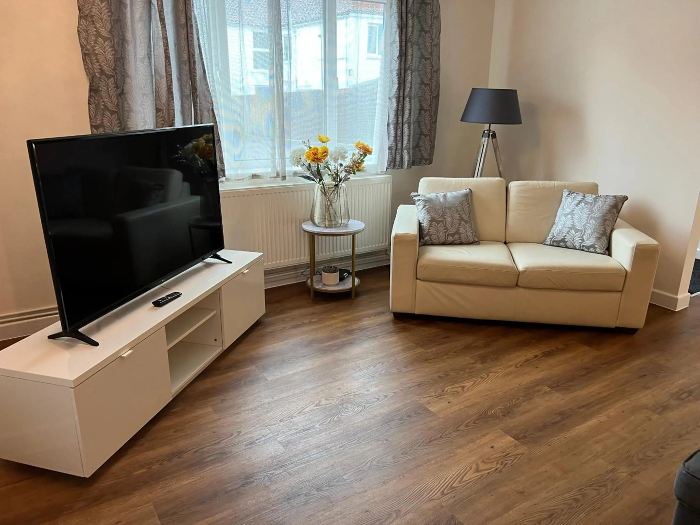 3 BD Ground Floor, Lovely and Spacious Apt on the Edge of Glastonbury and Street