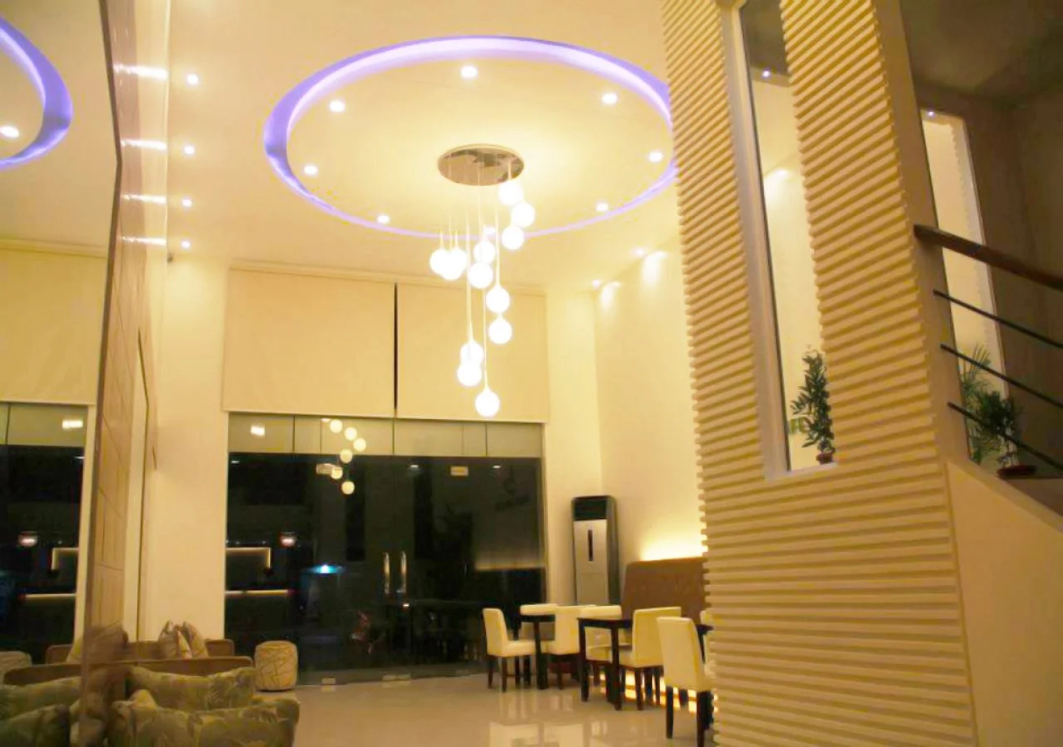 Manhattan Suites Inn