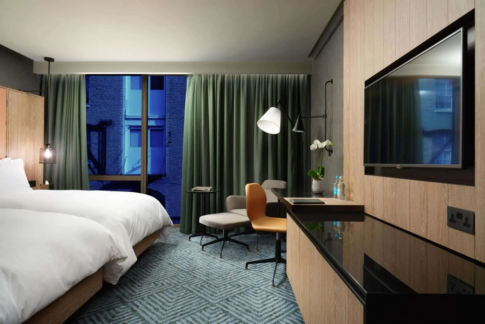 V Hotel Bencoolen