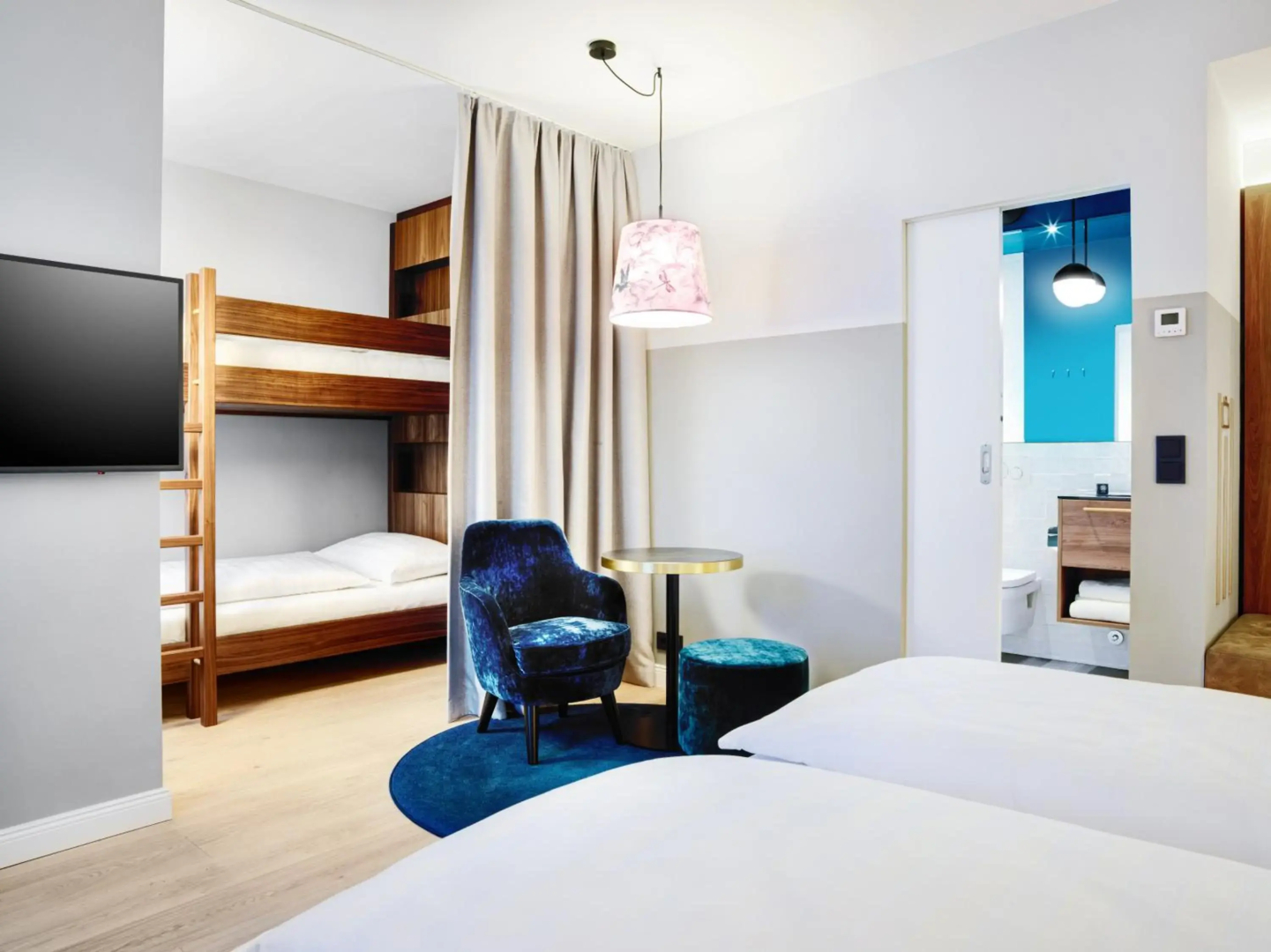 Stage 12 Hotel by Penz