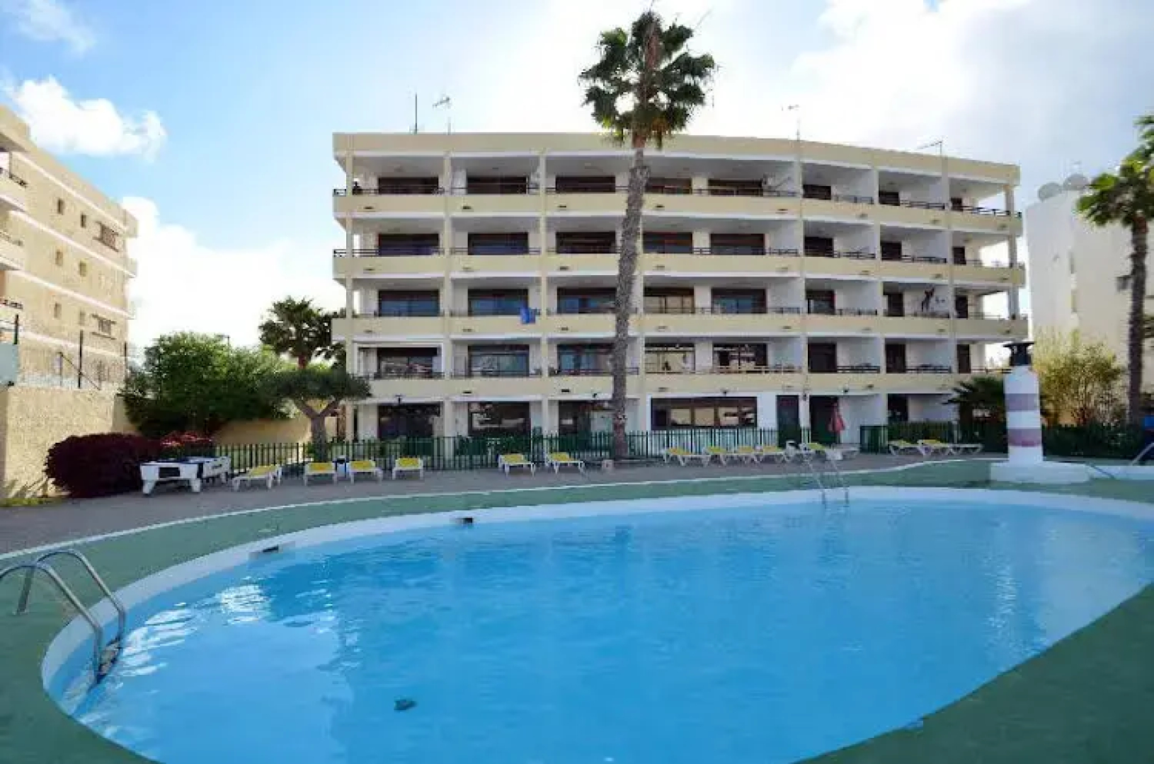 Apartamentos Los Juncos II