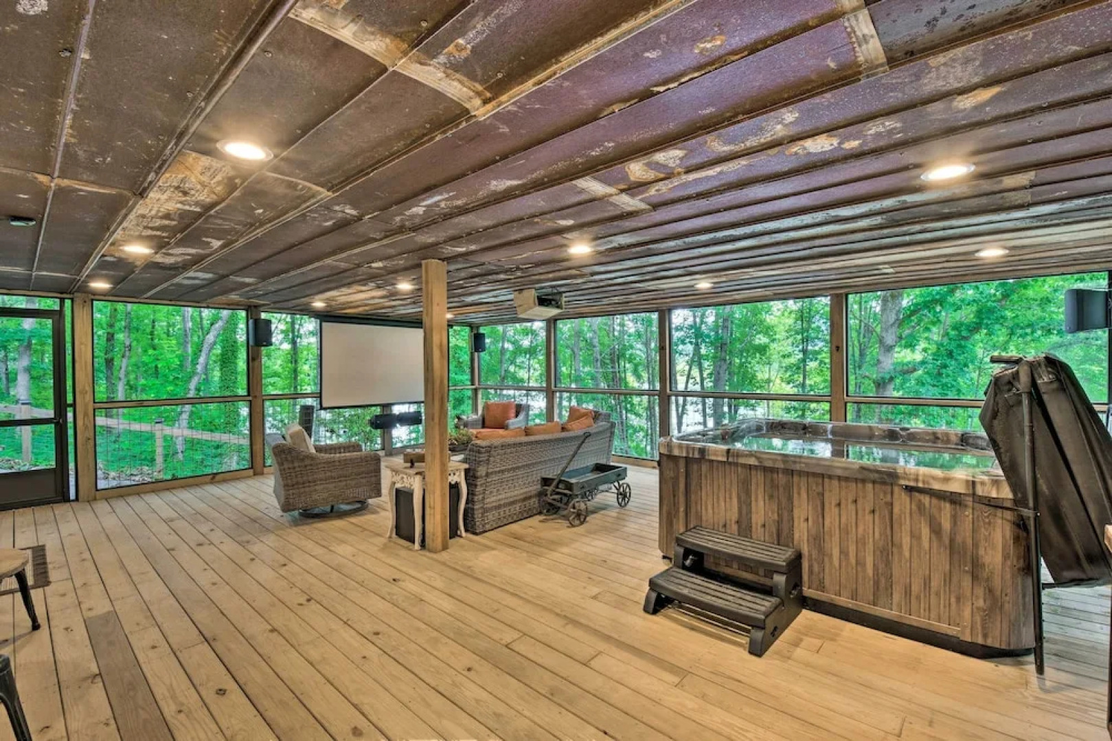 Hiawassee Getaway w/ Hot Tub, Deck & Lake Access!