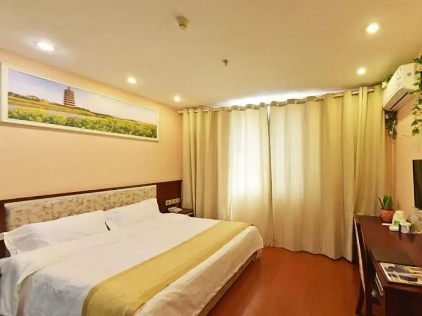 GreenTree Alliance Jiangsu Yangzhou Hanjiang Middle Road Libao Square Hotel