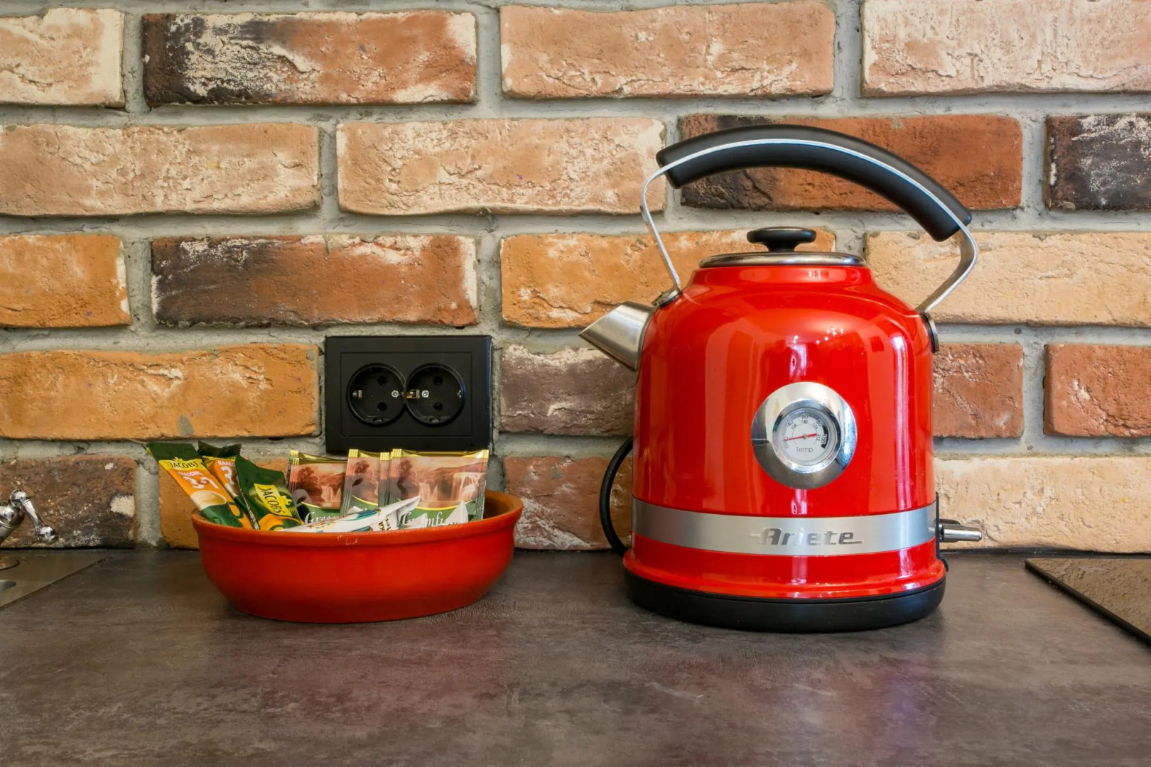 SeApart. На Большом 13 (бывш. Апартаменты на Большом проспекте Петроградской Стороны)