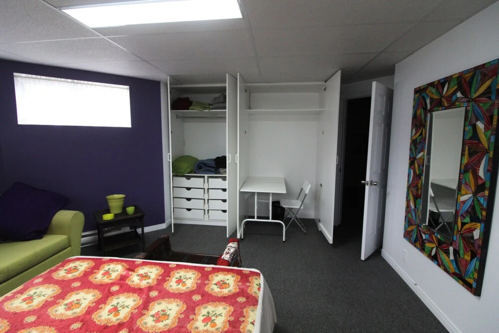 Room in Guest Room - Gandhi Very Large Room Decorated in Indian Style, Office Space and Sofa