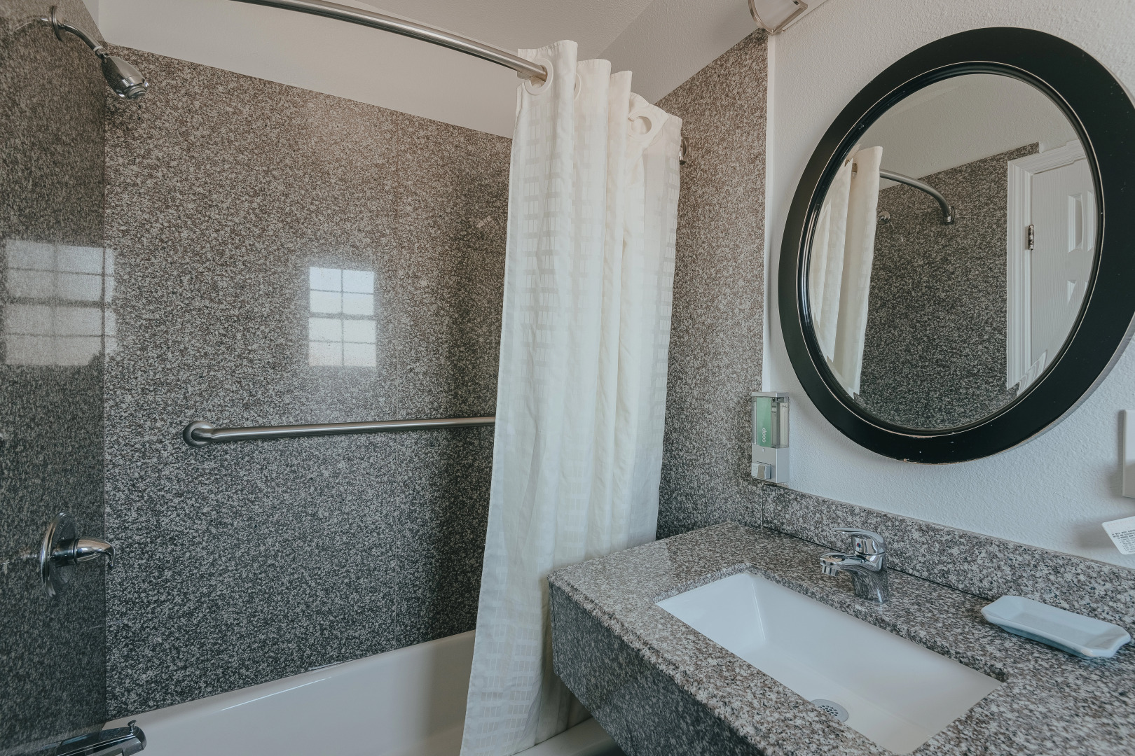 Sea Air Inn & Suites - Downtown - Restaurant Row