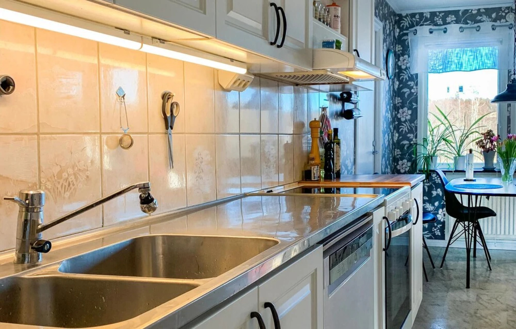 Stunning Home in Väddö With 4 Bedrooms and Wifi