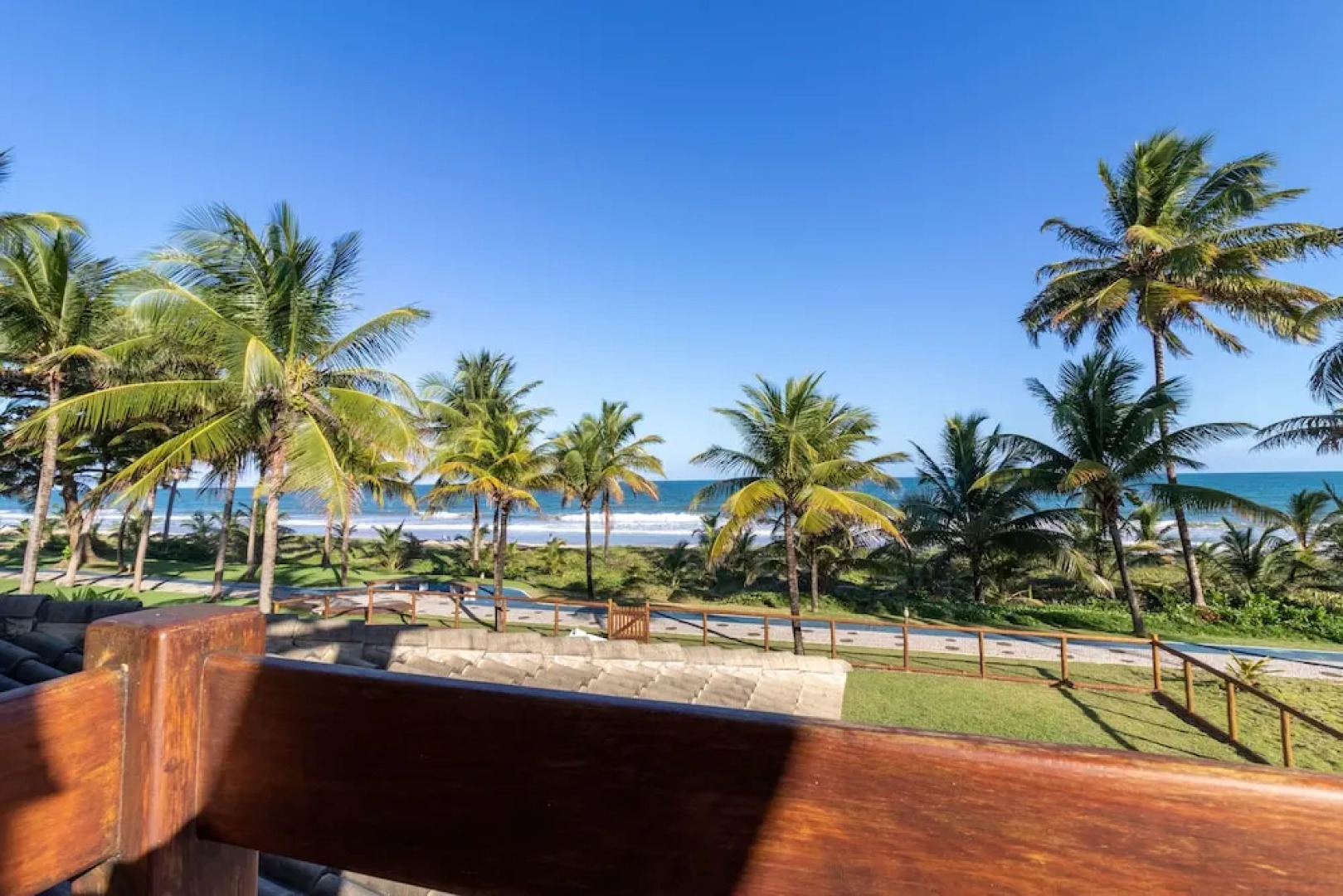 GB18 Maravilhosa Casa Pé na Areia