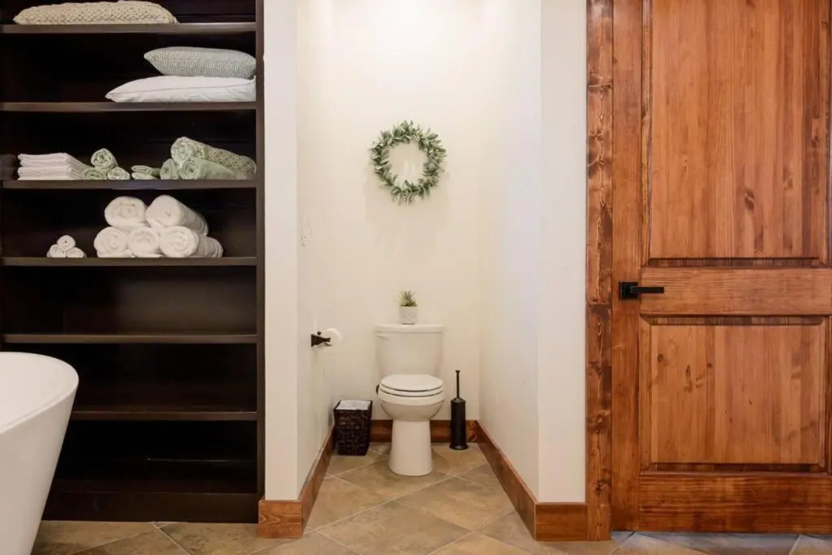 Little Dutch Cabin #2 -12 Min to Magnolia-Baylor