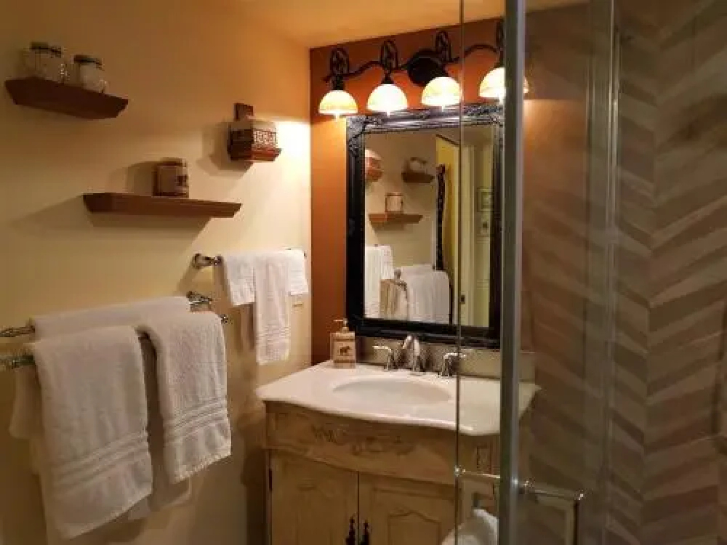 Ginger Giraffe B&B