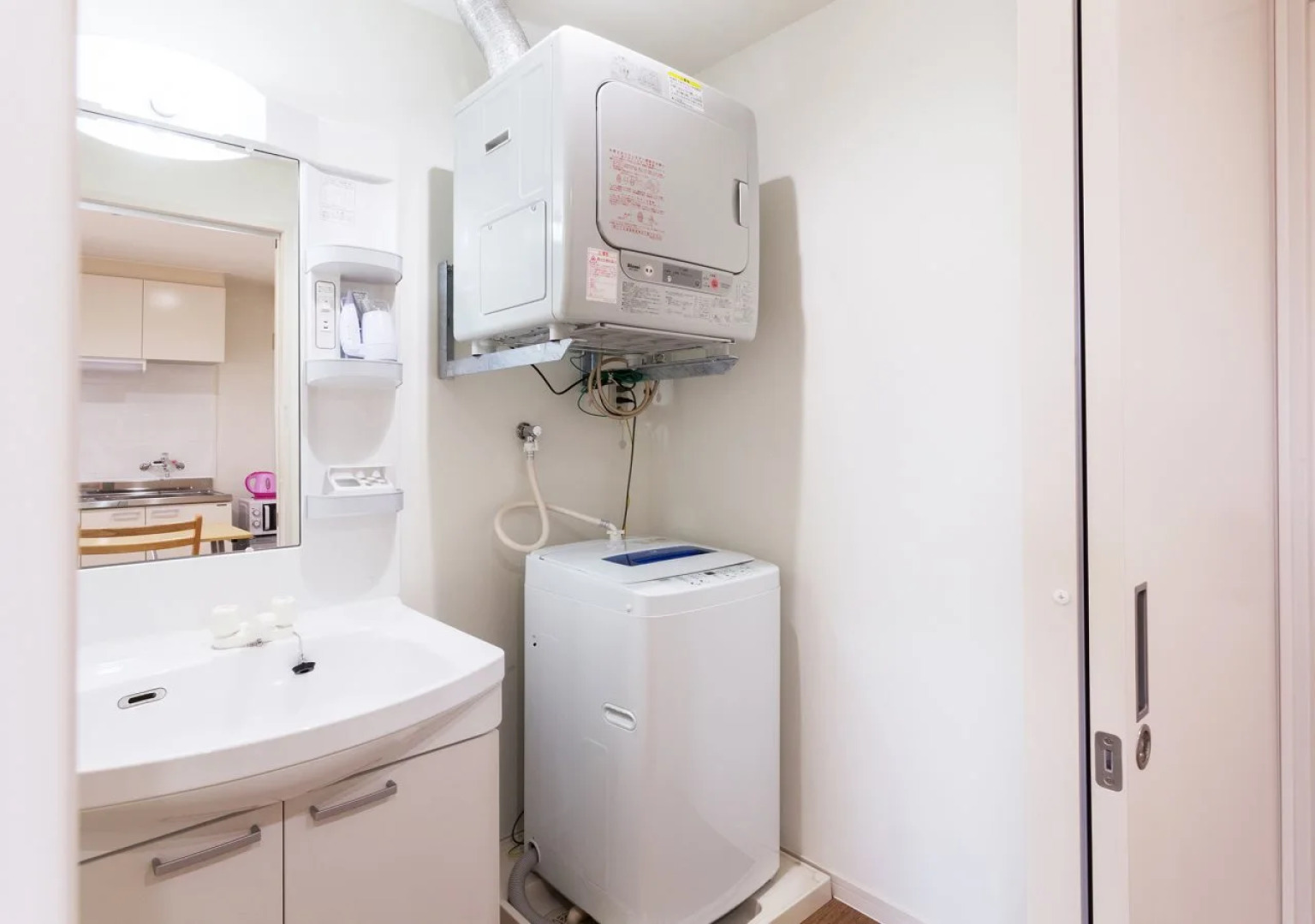 Kariyushi Condominium Resort Kin Yaka Seaside