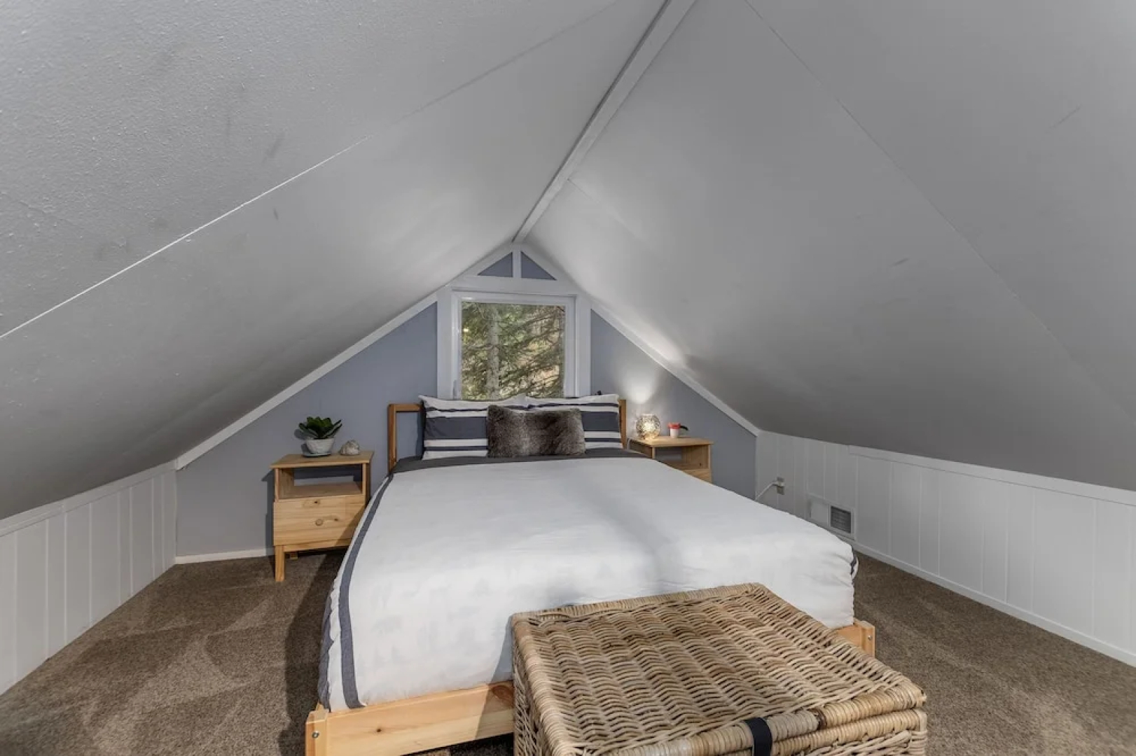 Rivers Edge 2 Bedroom Home by NW Comfy Cabins by RedAwning