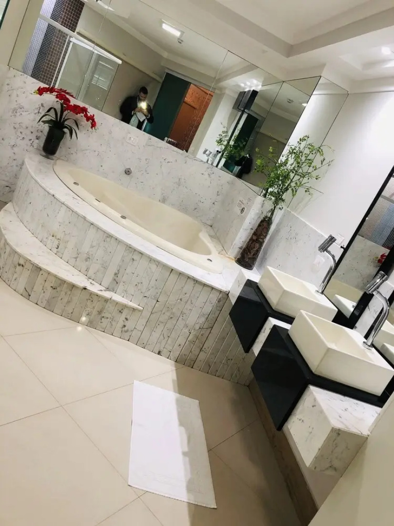 Shelton Palace Hotel