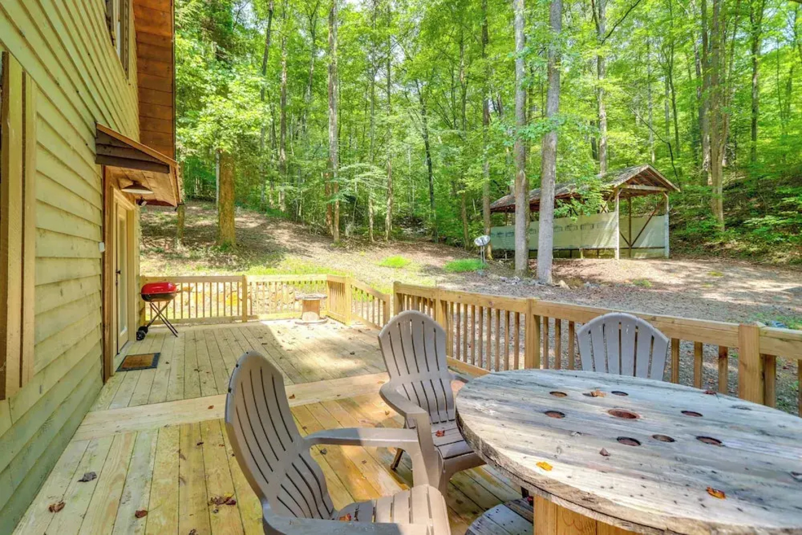 Wooded Blue Ridge Cabin: 2 Decks, Fire Pit!